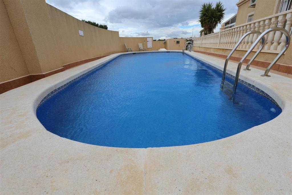 Three-Bedroom House - Photo 8