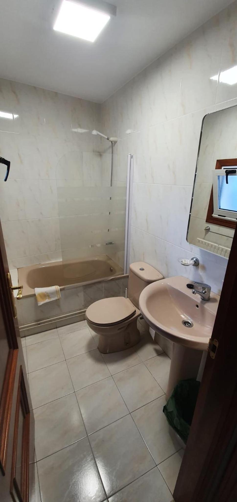 Apartment with Lake View - Photo 11