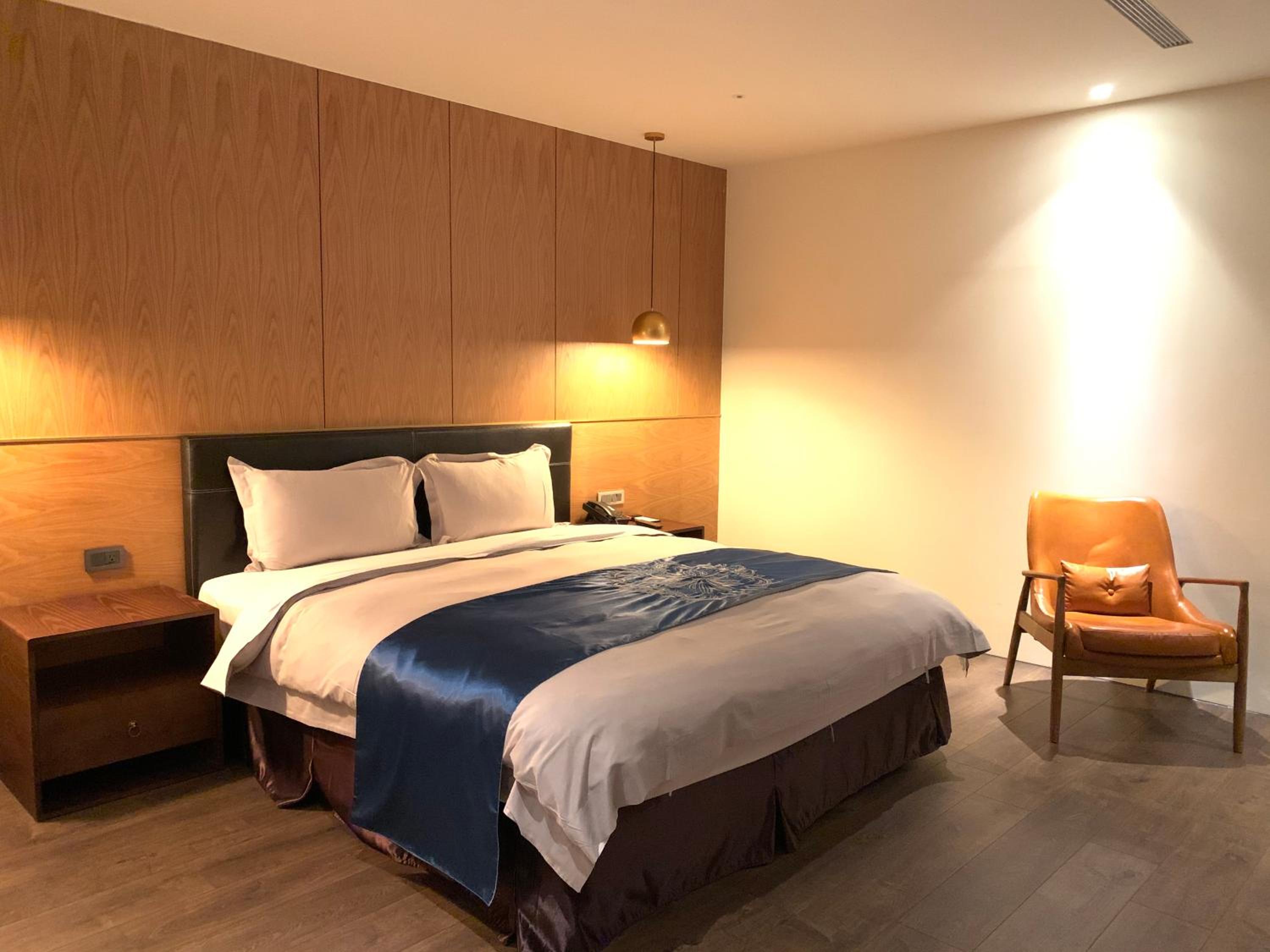 Accessible Queen Room - No Window