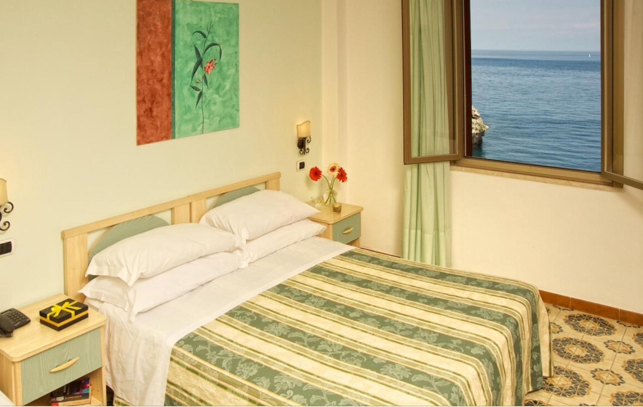 Double Room with Sea View - Photo 1