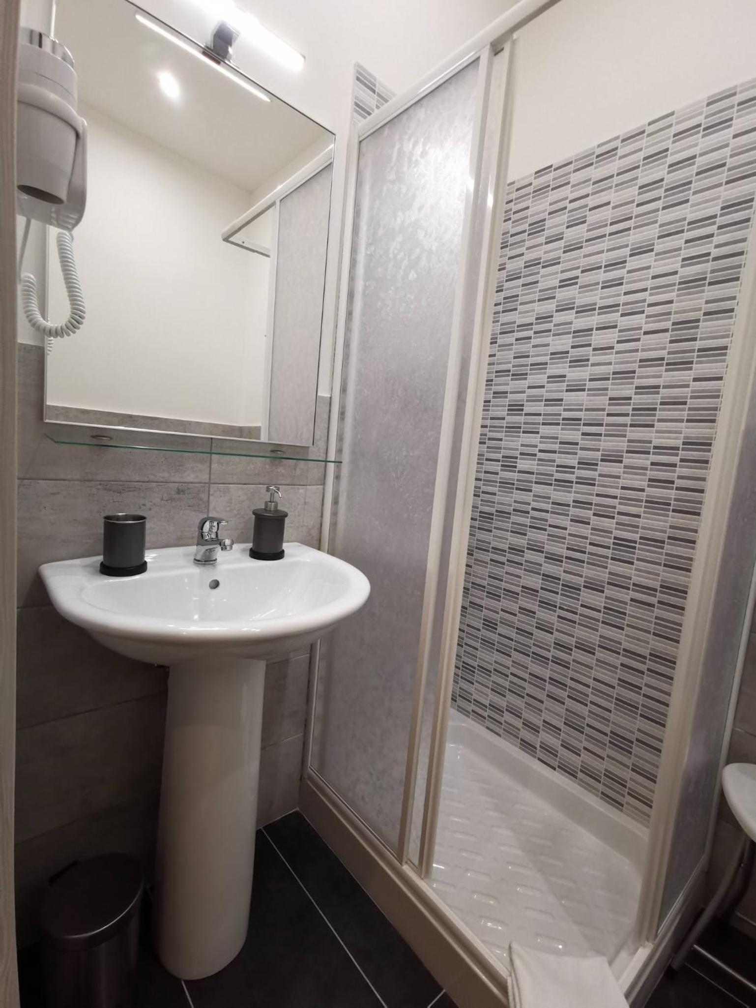 Budget Single Room photo 2
