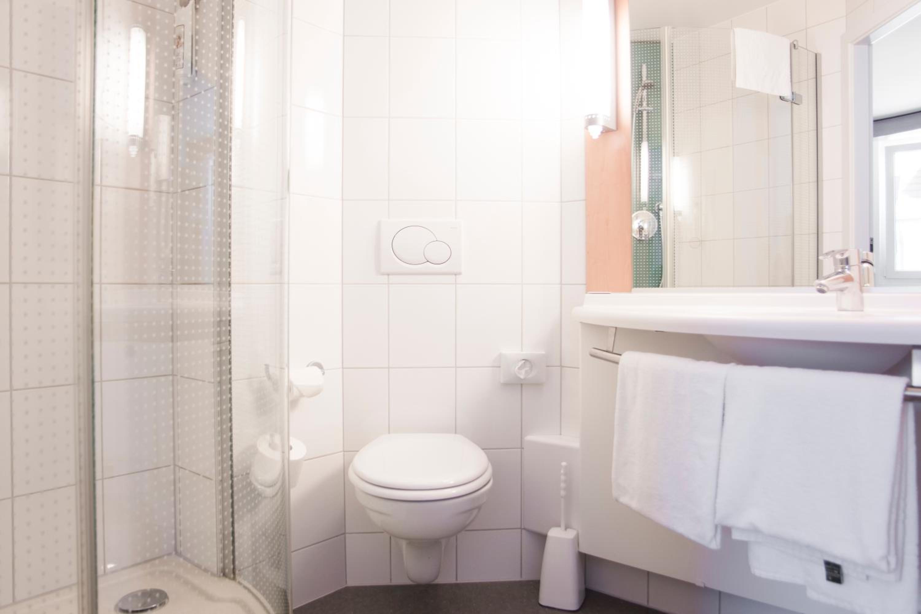 Standard Double Room - Photo 6