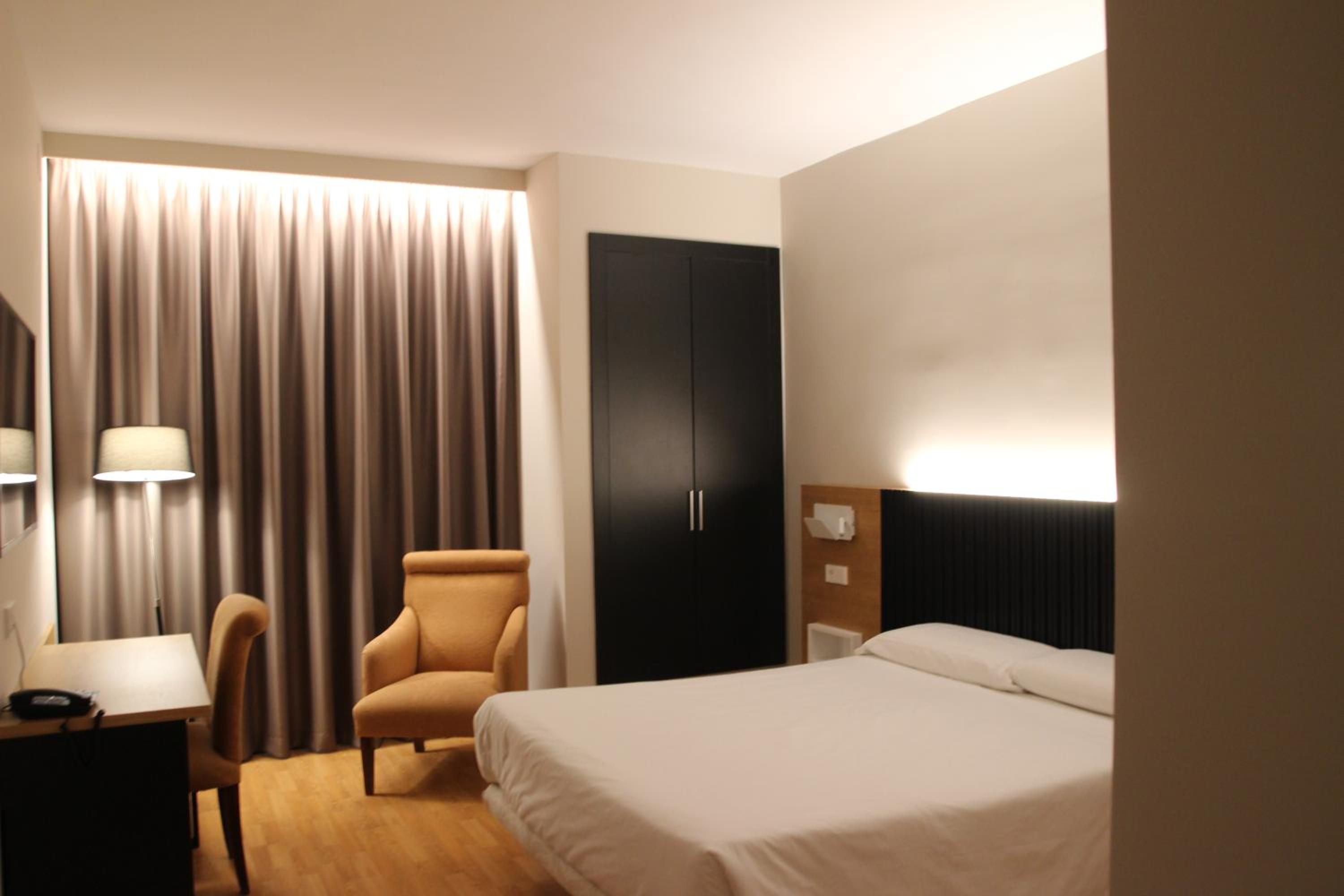 Double Executive Room - Photo 5