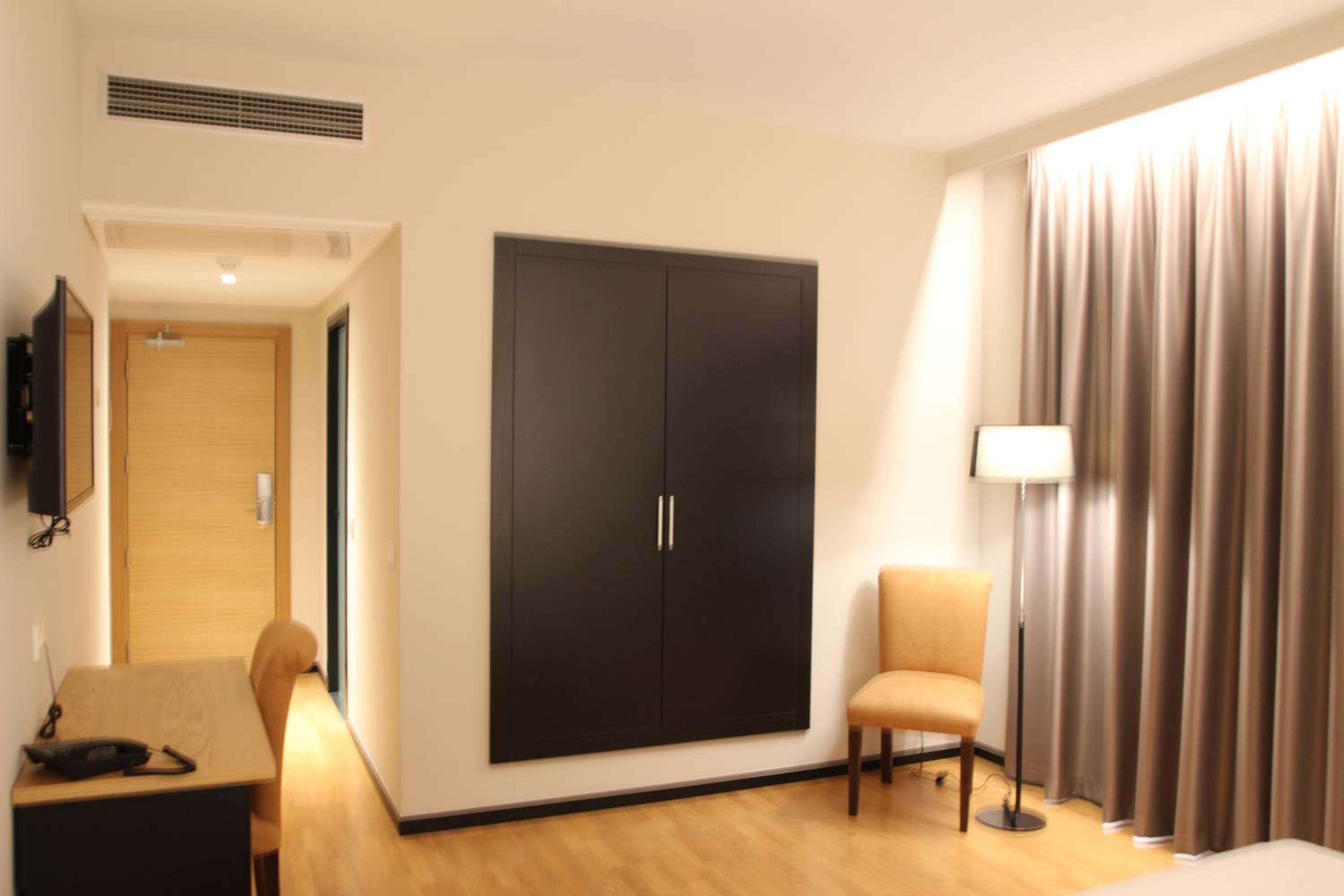 Double Executive Room - Photo 8