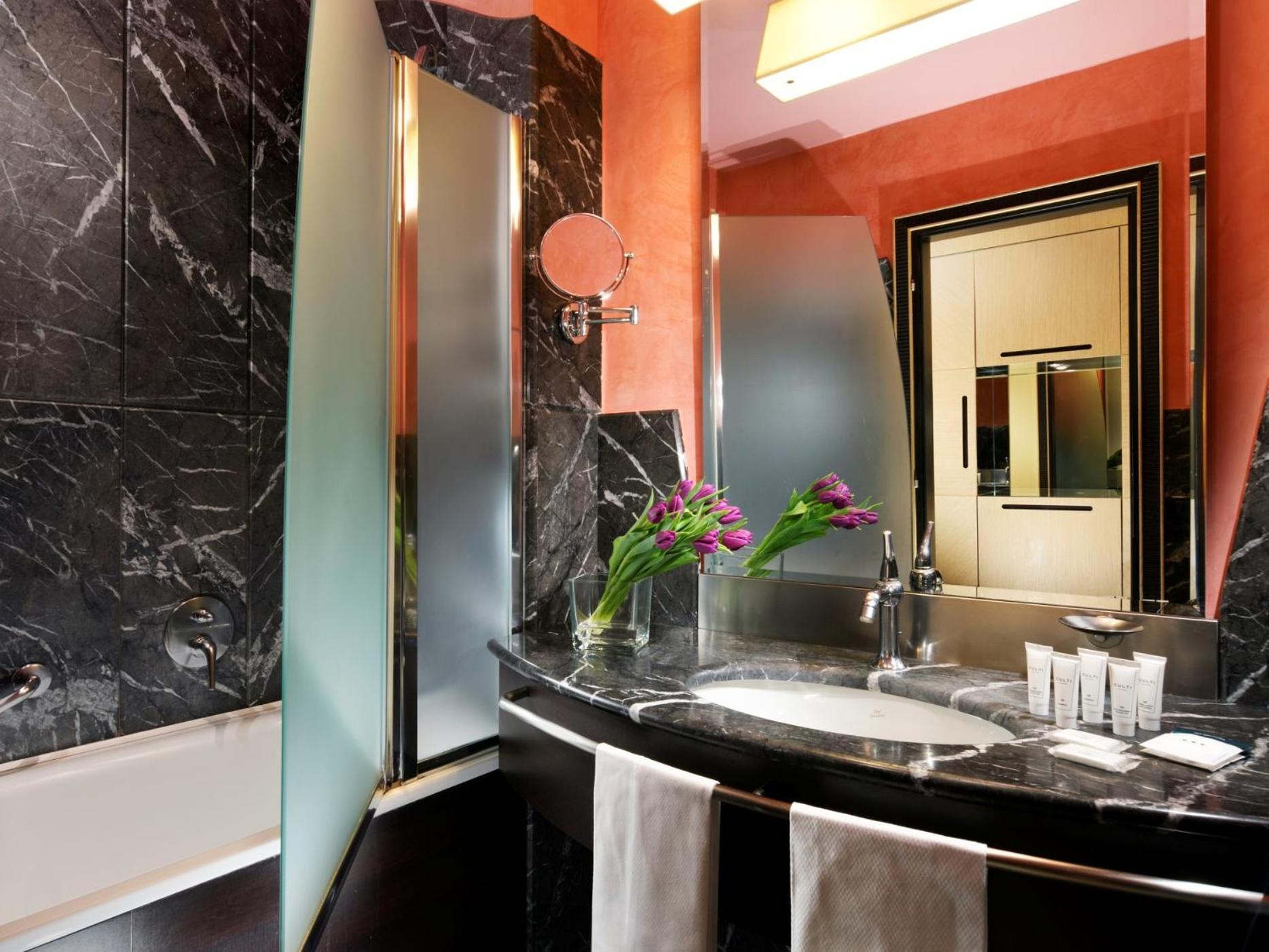 Classic Double Room - Photo 5