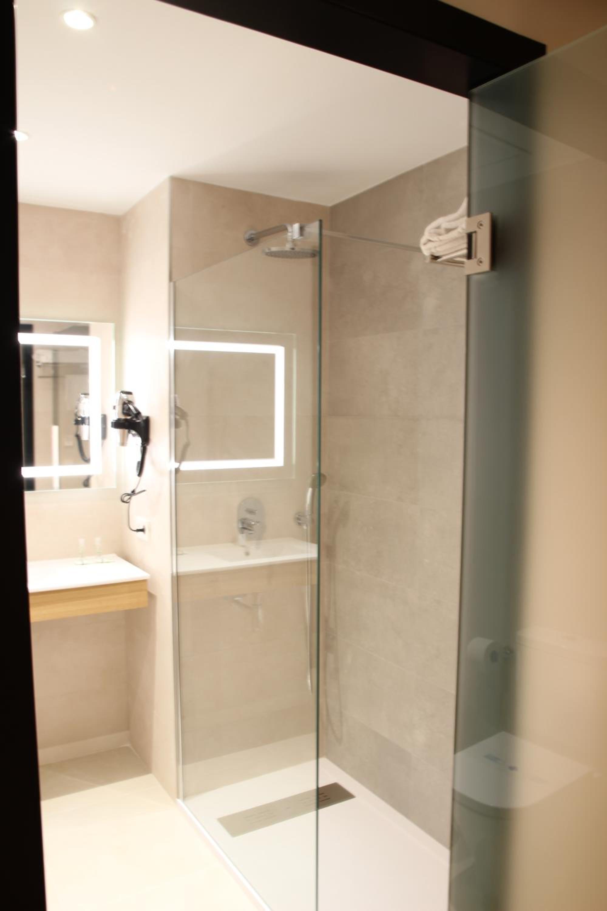 Double Executive Room - Photo 12