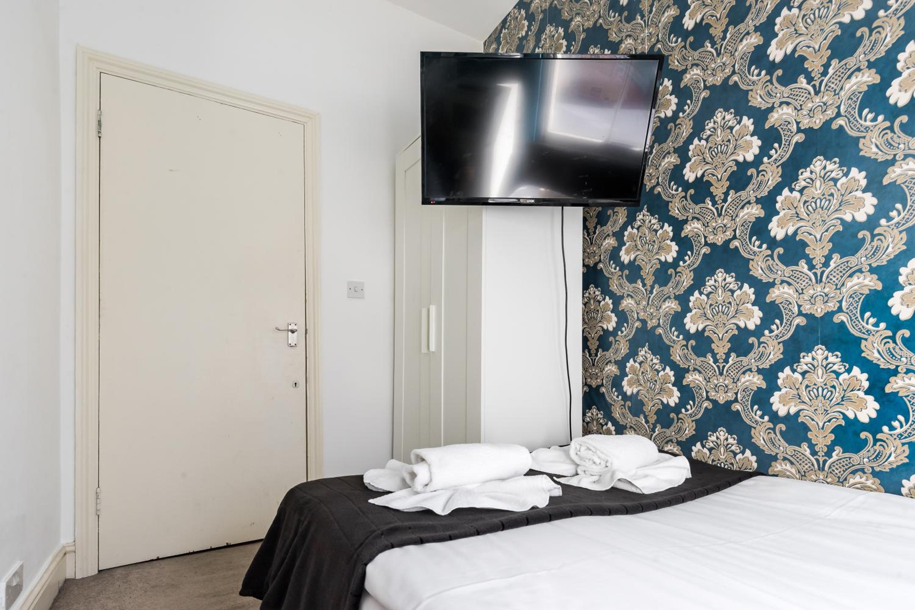 Budget Double Room photo 1