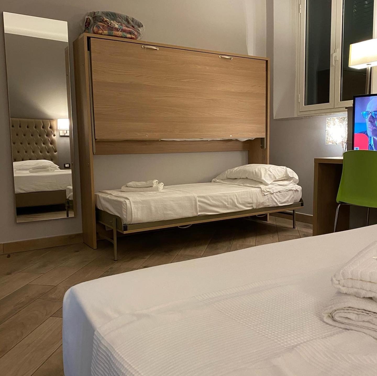 Triple Room - Photo 13