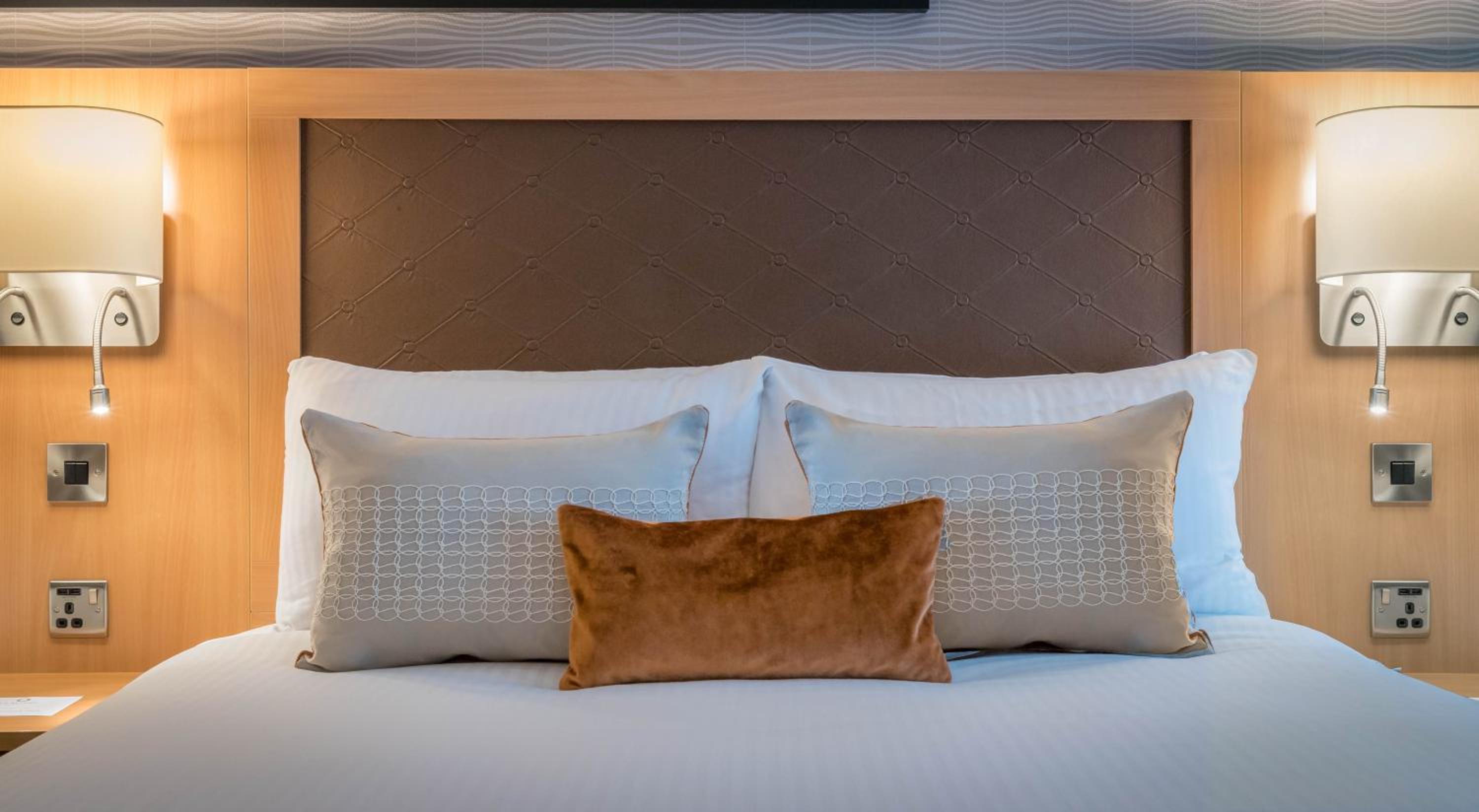 Superior King & Single Room