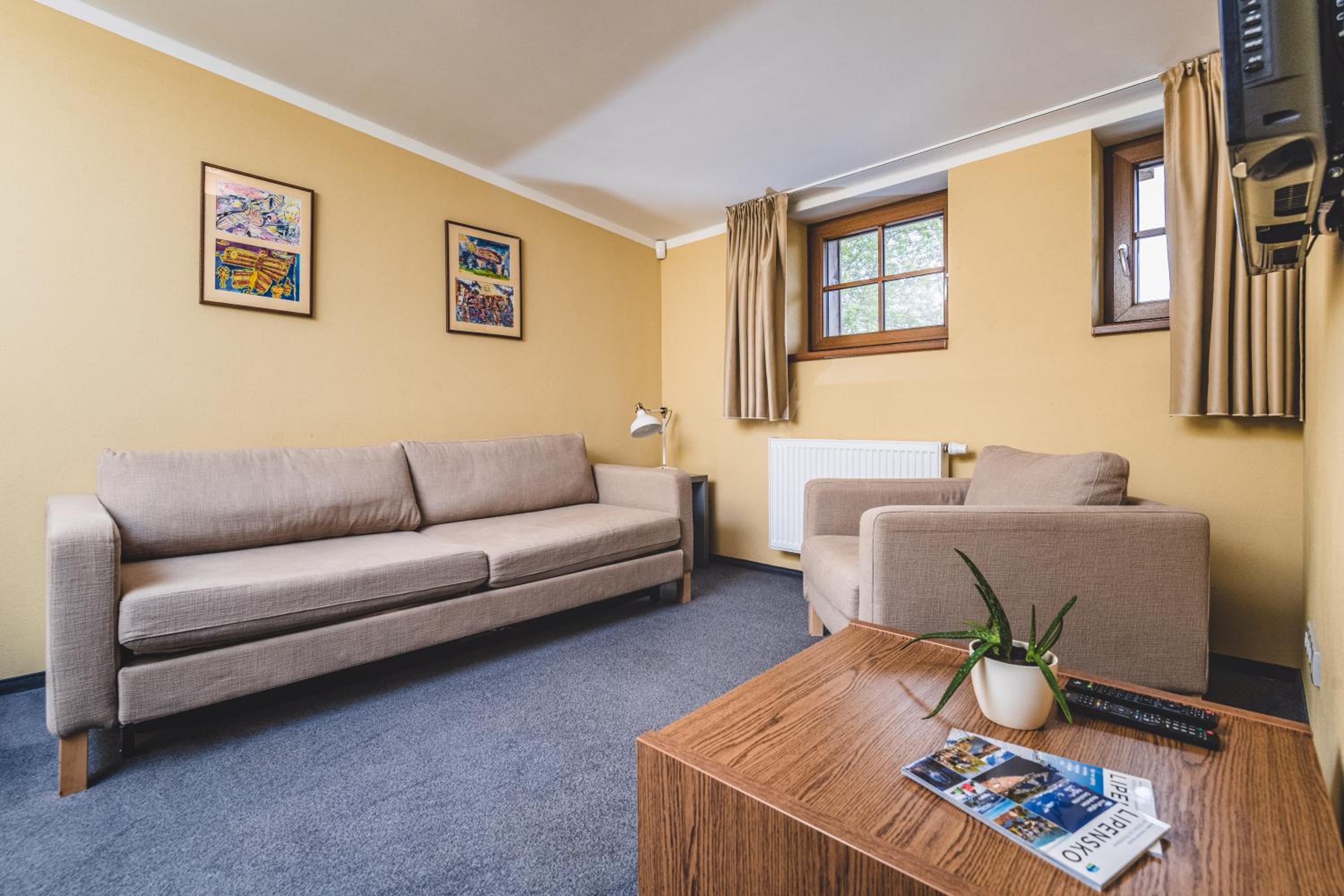 Family Room photo 1