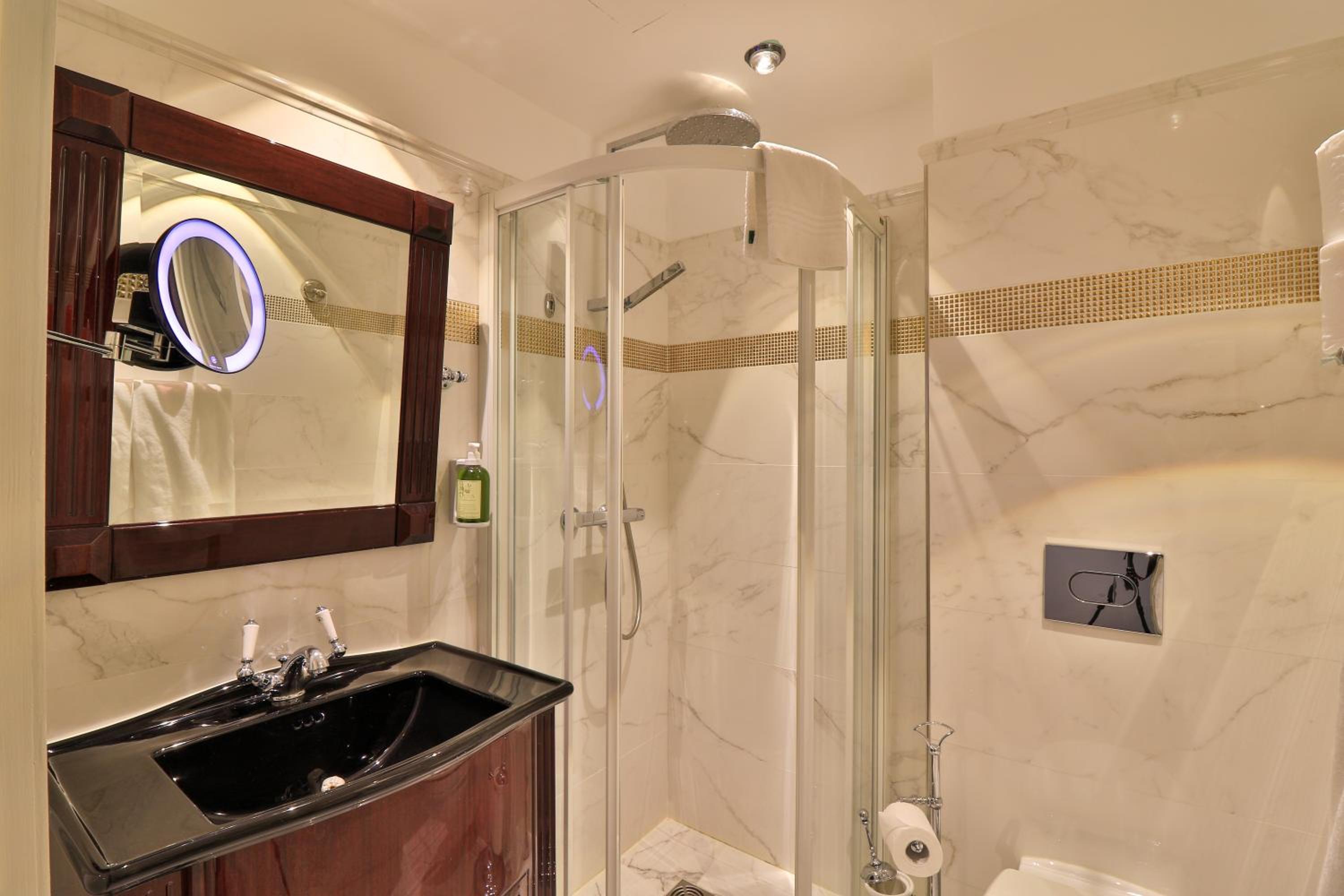 Standard Double Room - Photo 2