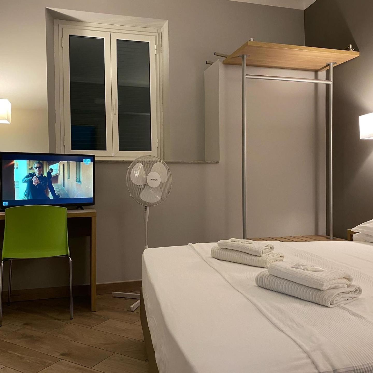 Double Room - Photo 8