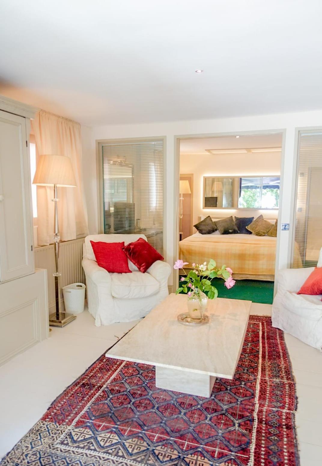 Pavilion Room 1 - Photo 1