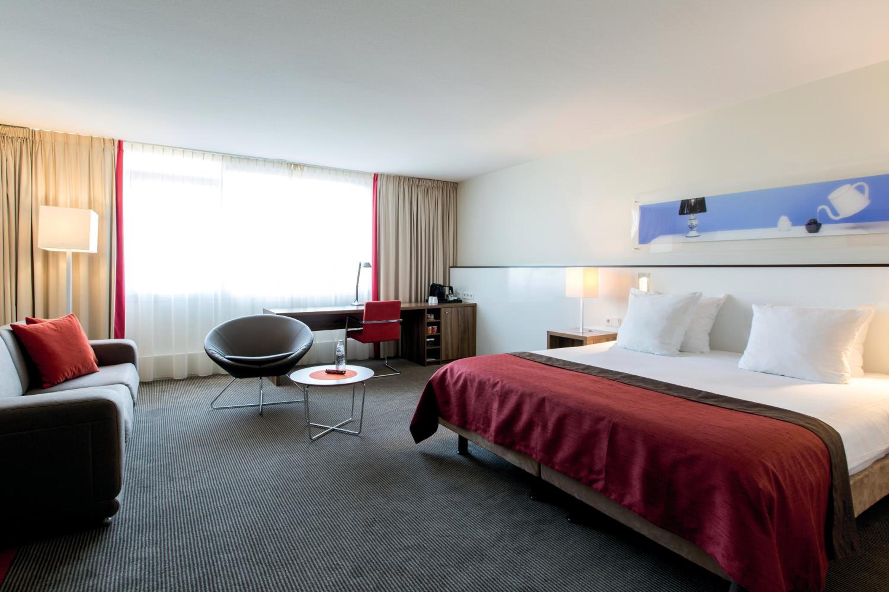 King Suite with Sofa Bed - Photo 4