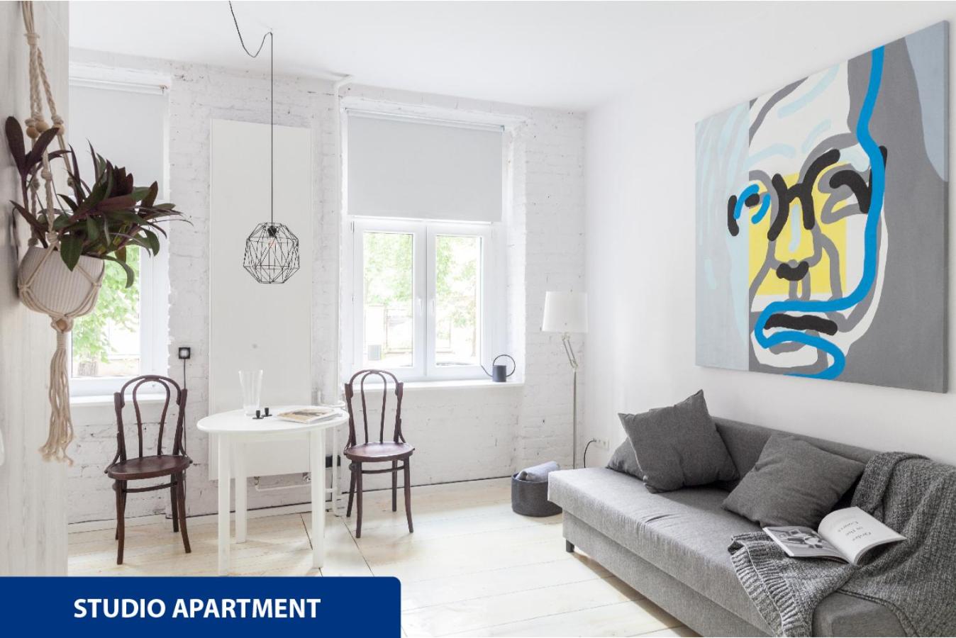Studio Apartment - Photo 1