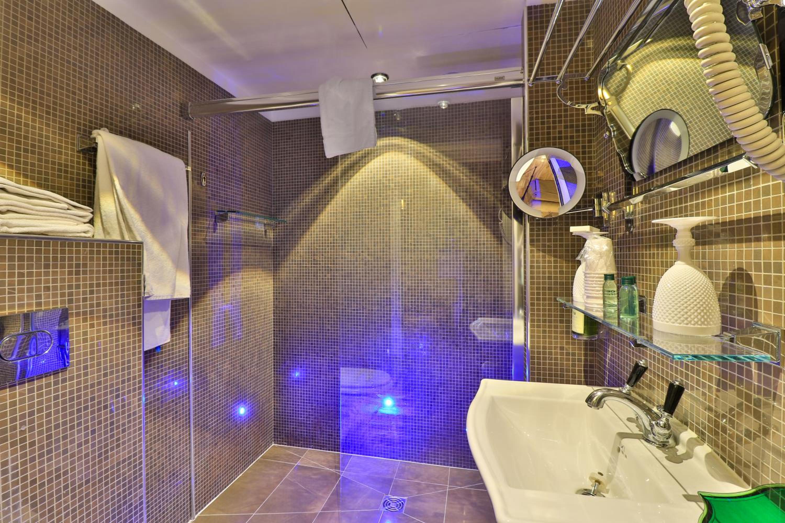 Junior Suite - Photo 10