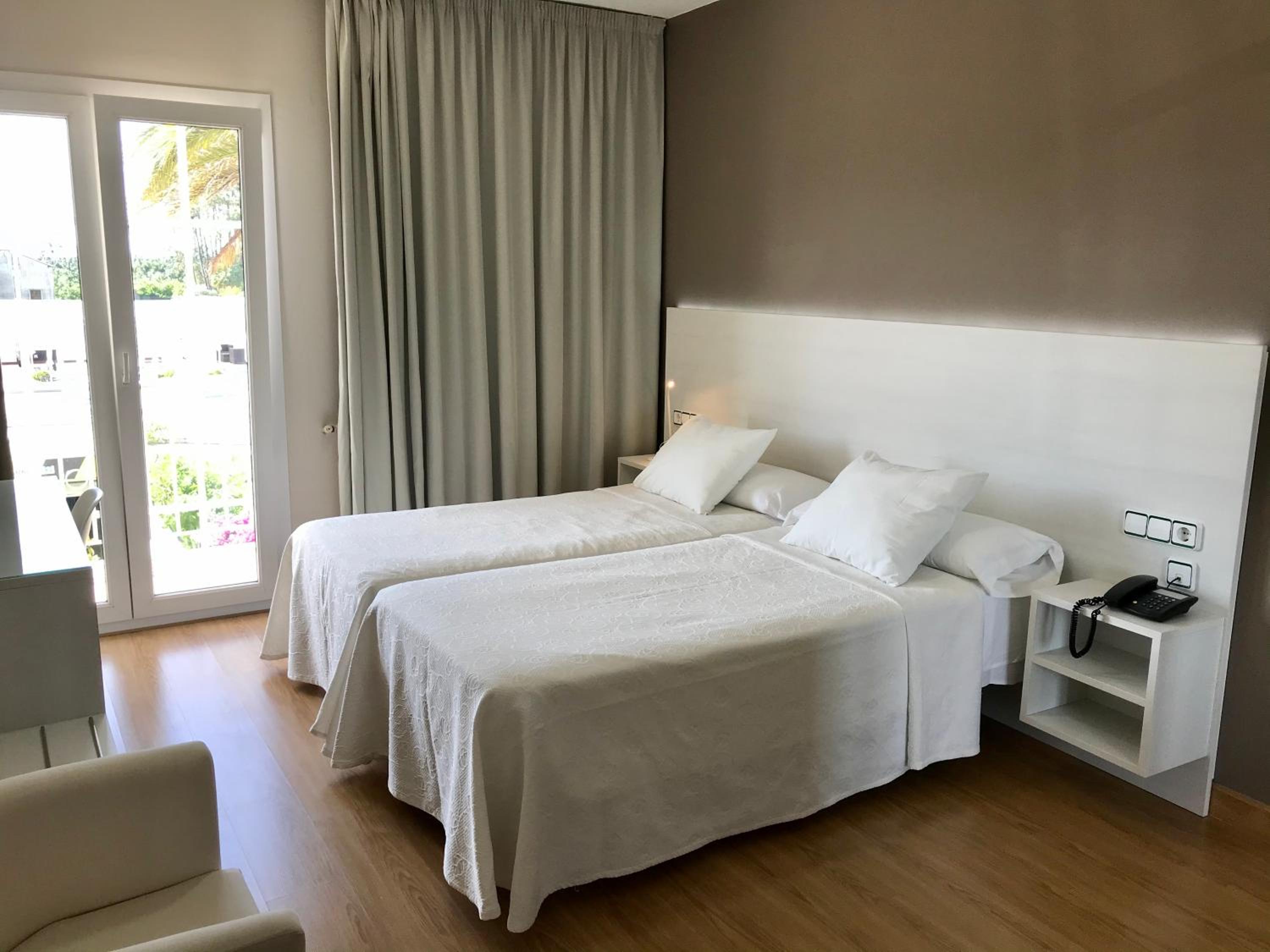 Twin Room - Photo 1