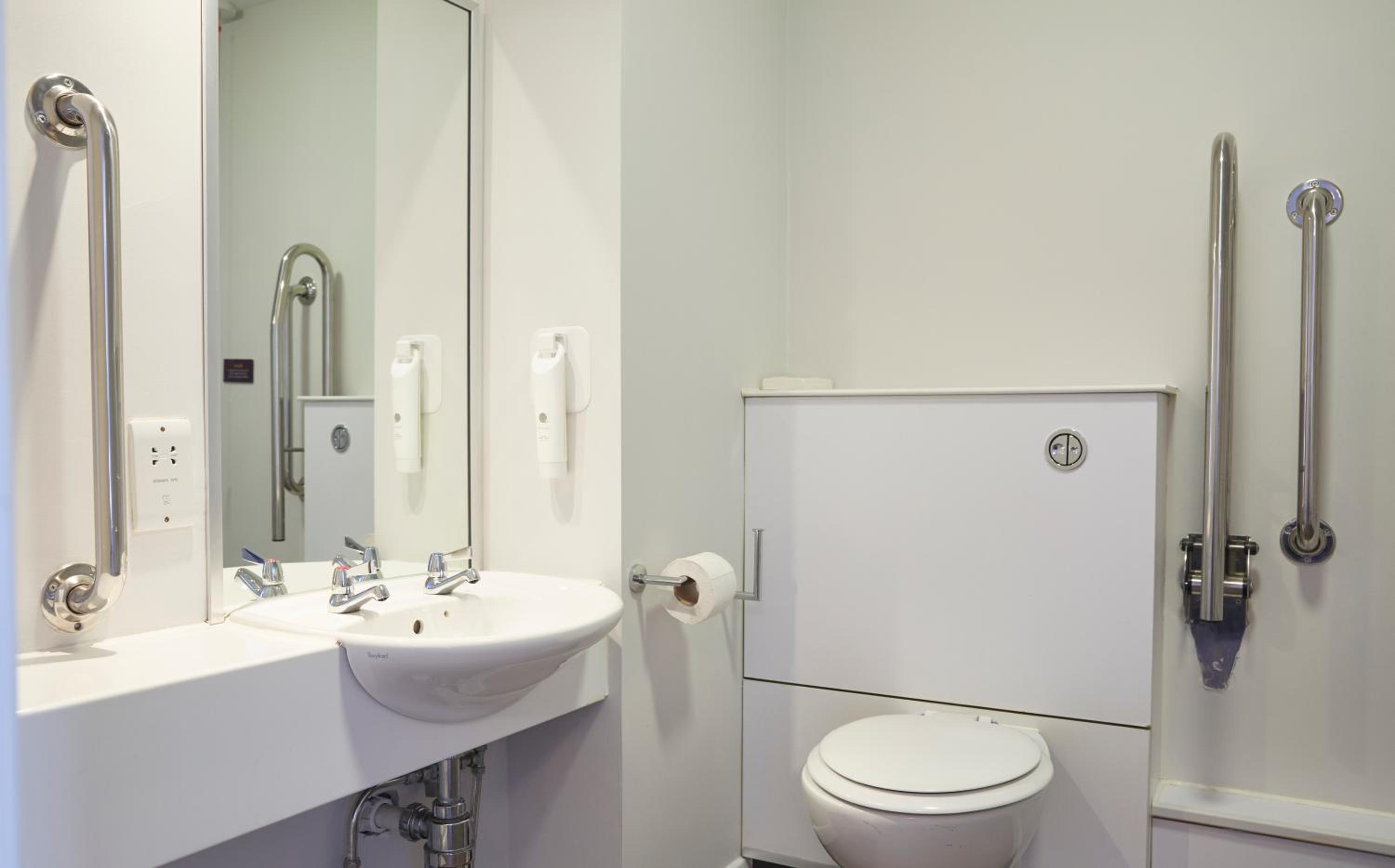 Double Room - Disability Access - Photo 4