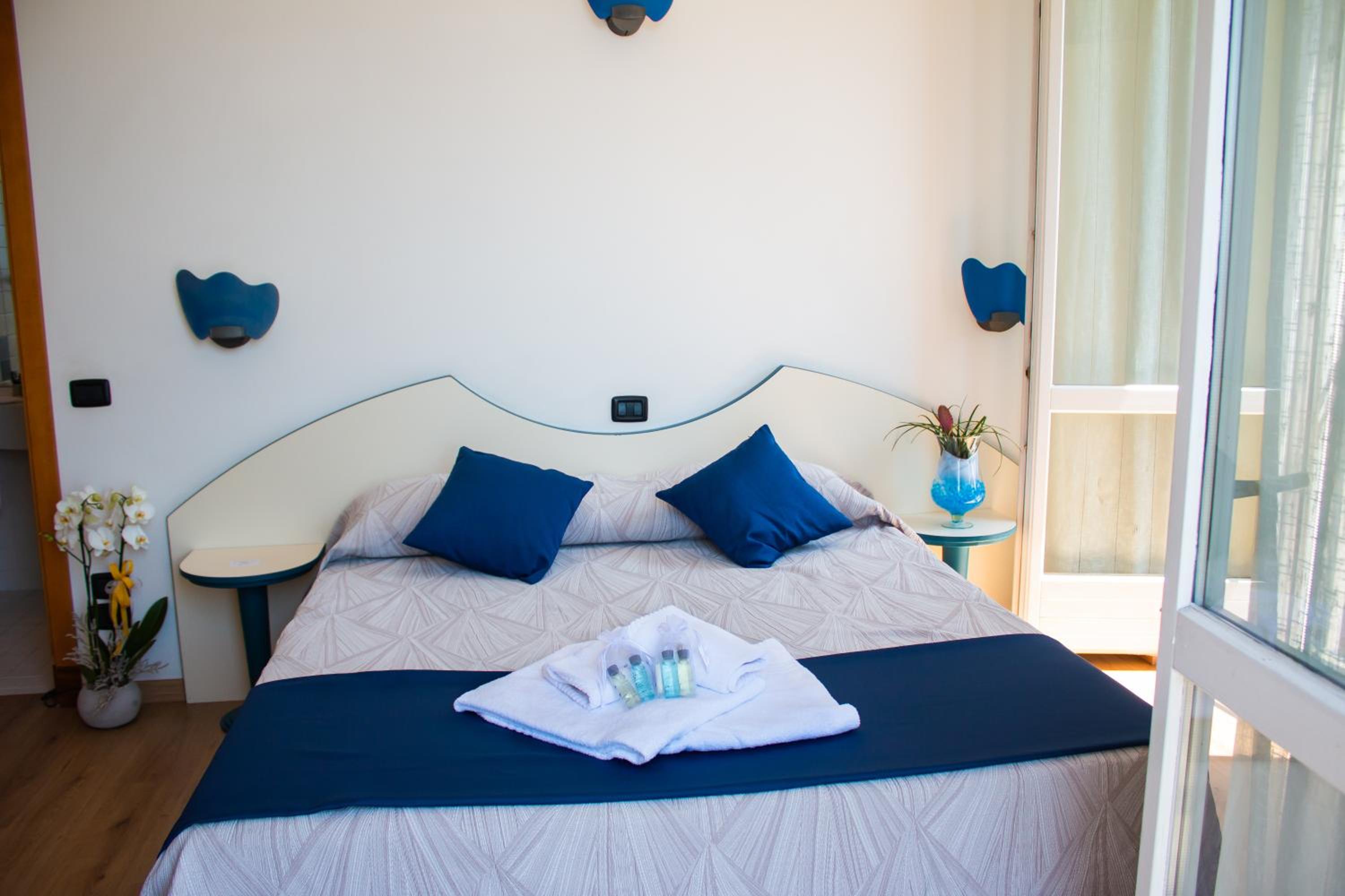 Double or Twin Room photo 1
