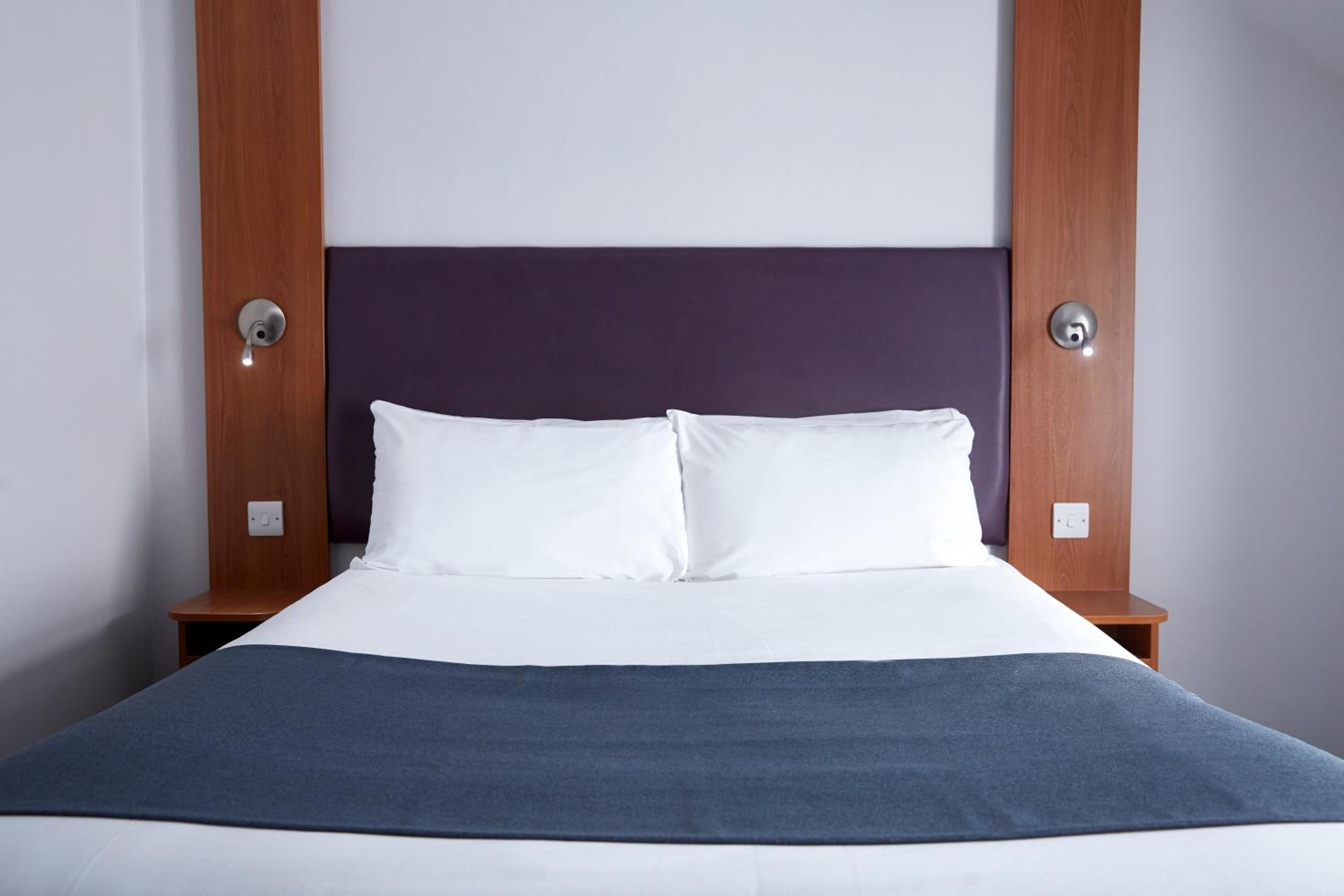 Double Room - Photo 10