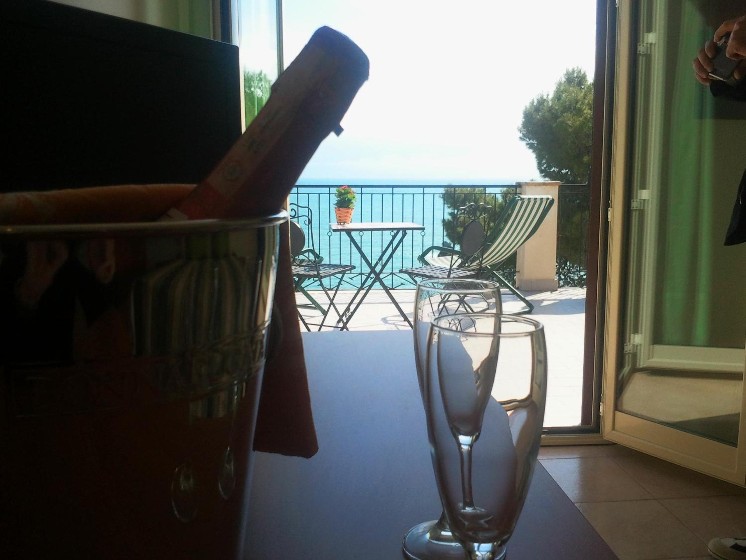 Deluxe Double Room with Terrace and Sea View - Photo 5