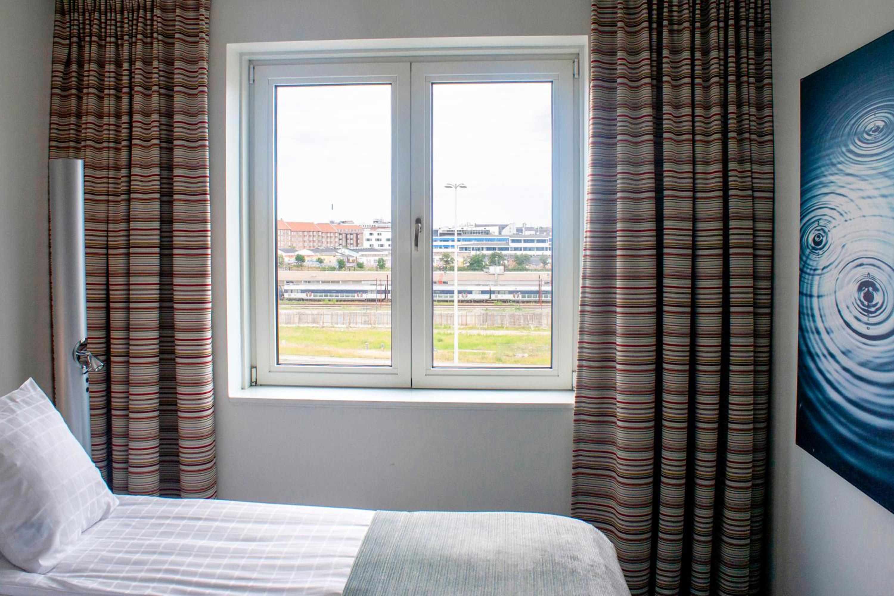 Standard Double Room - Photo 16