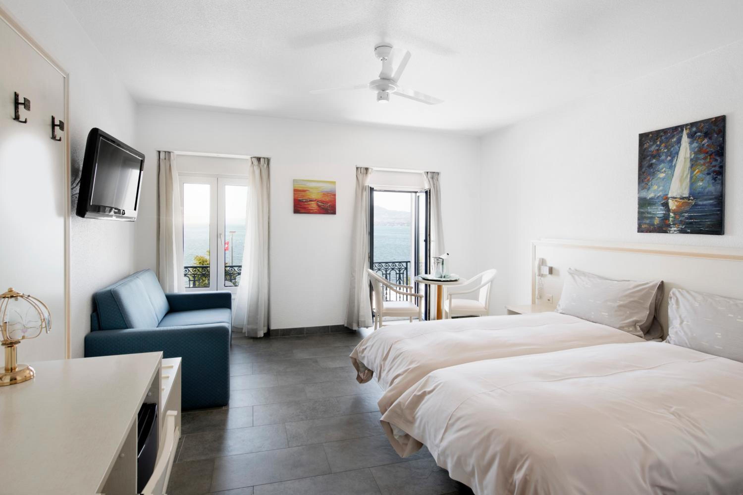 Family Room (2 Adults + 2 Children)