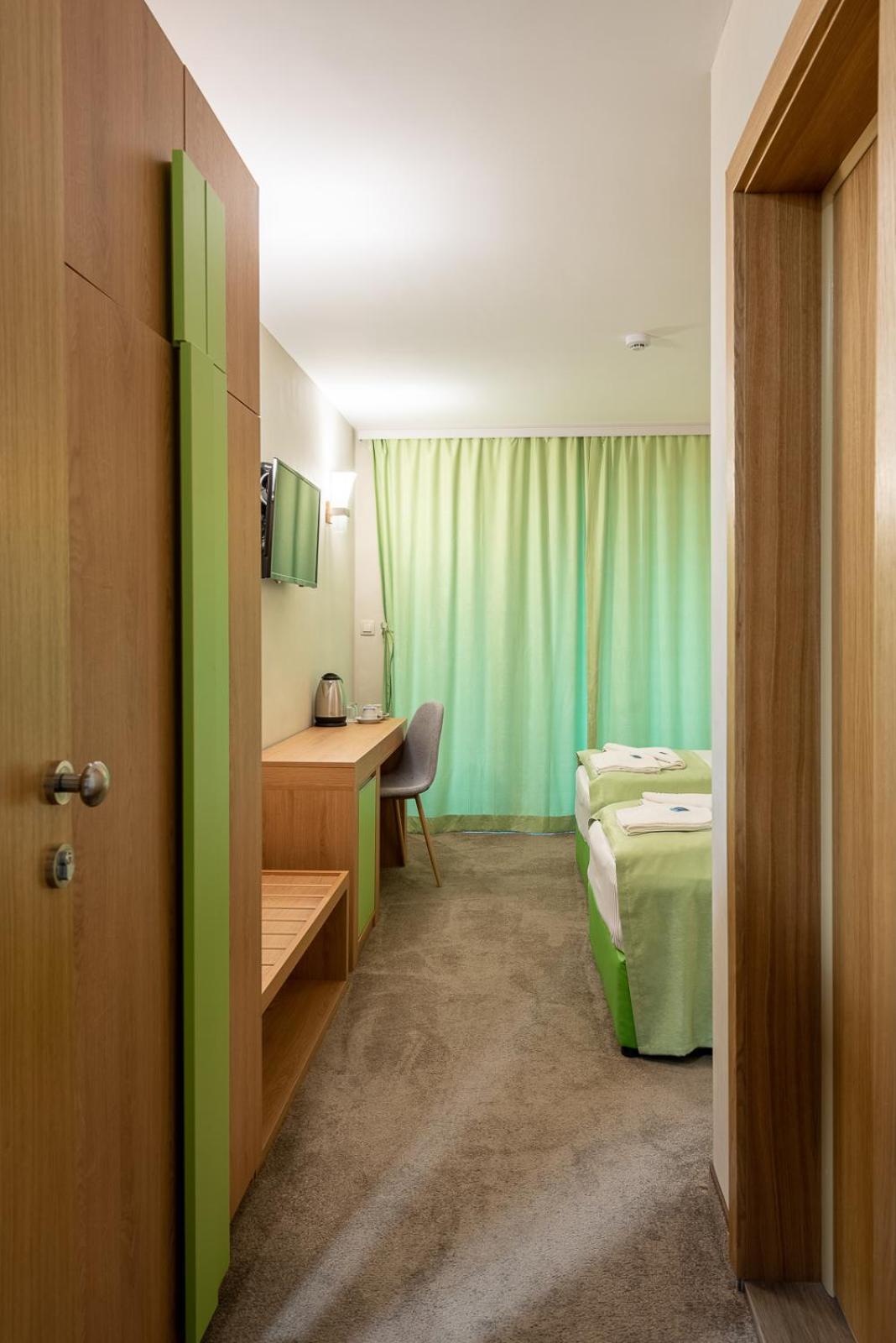 Standard Double or Twin Room photo 1