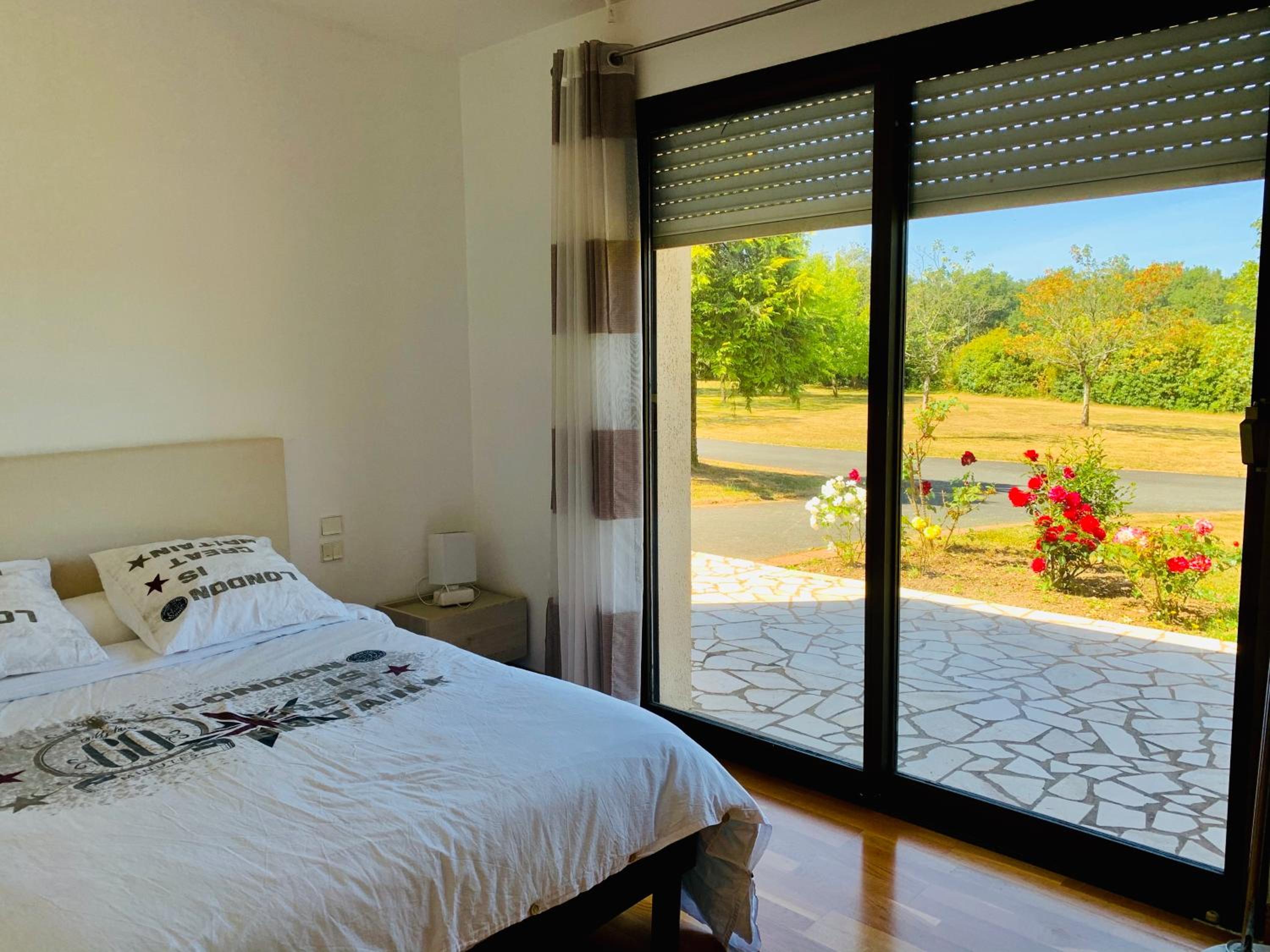 Double Room with Garden View - Photo 2