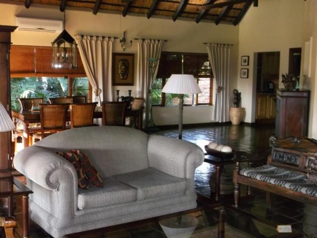Four-Bedroom Villa photo 1
