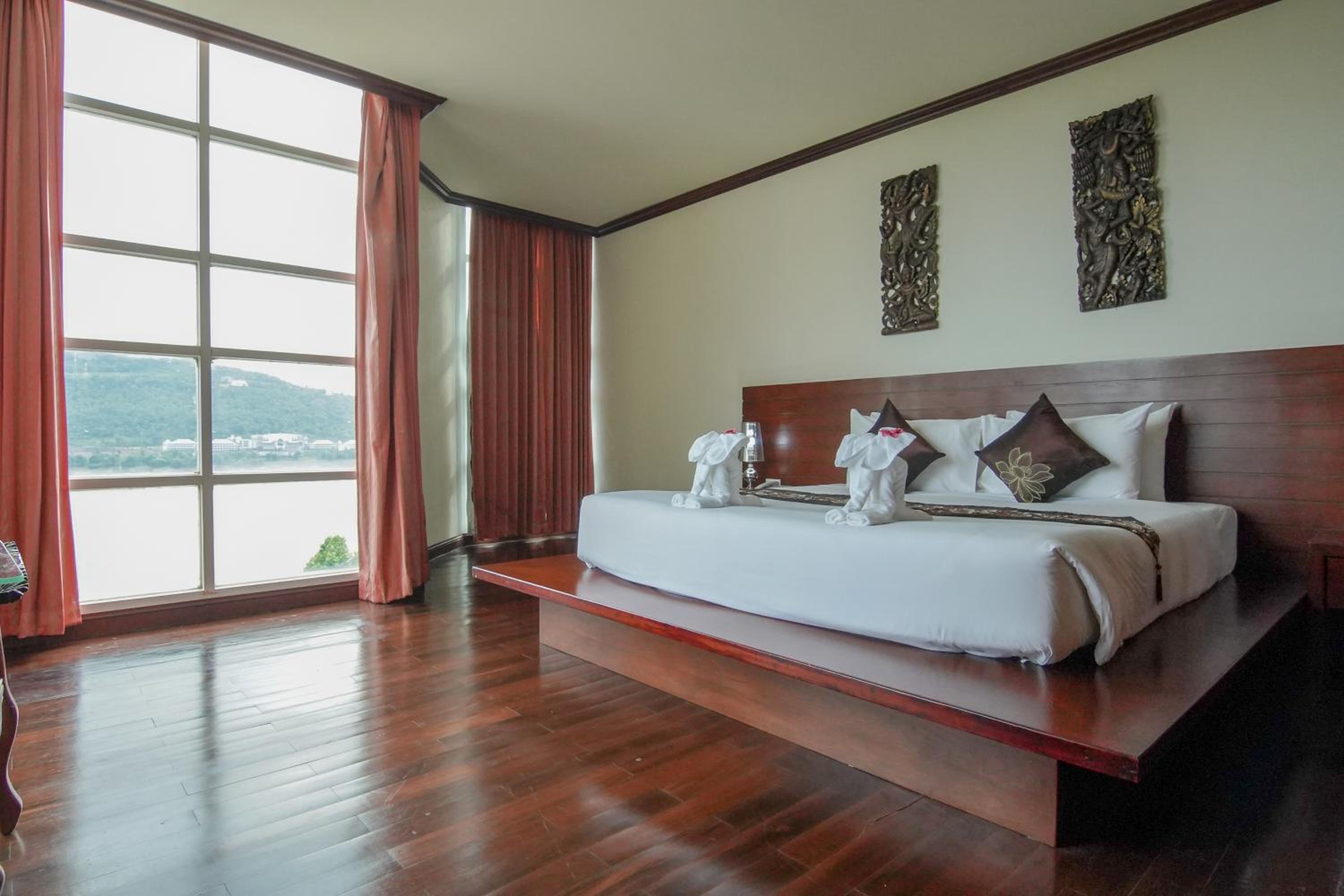 Executive Suite photo 2