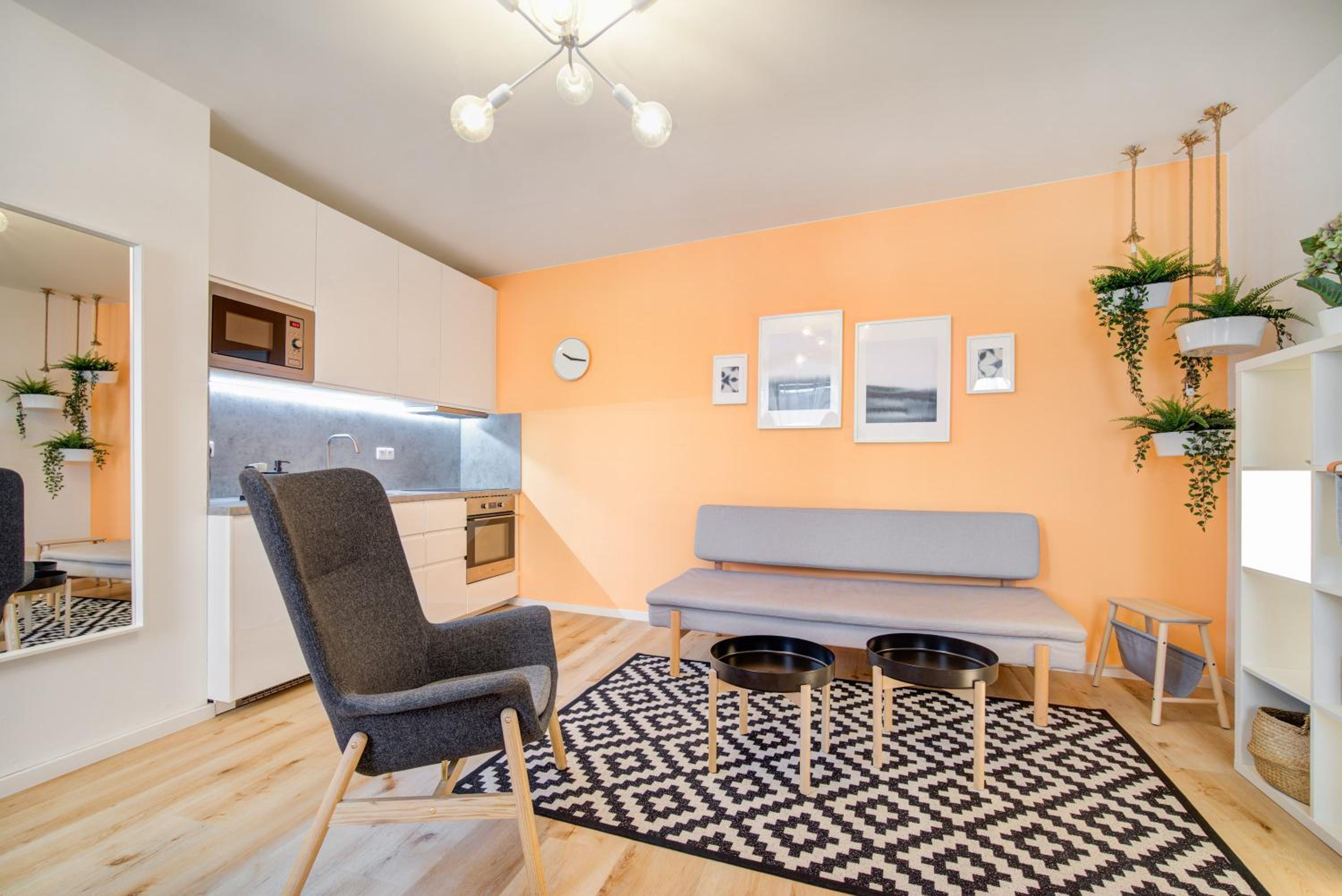 One-Bedroom Apartment photo 1