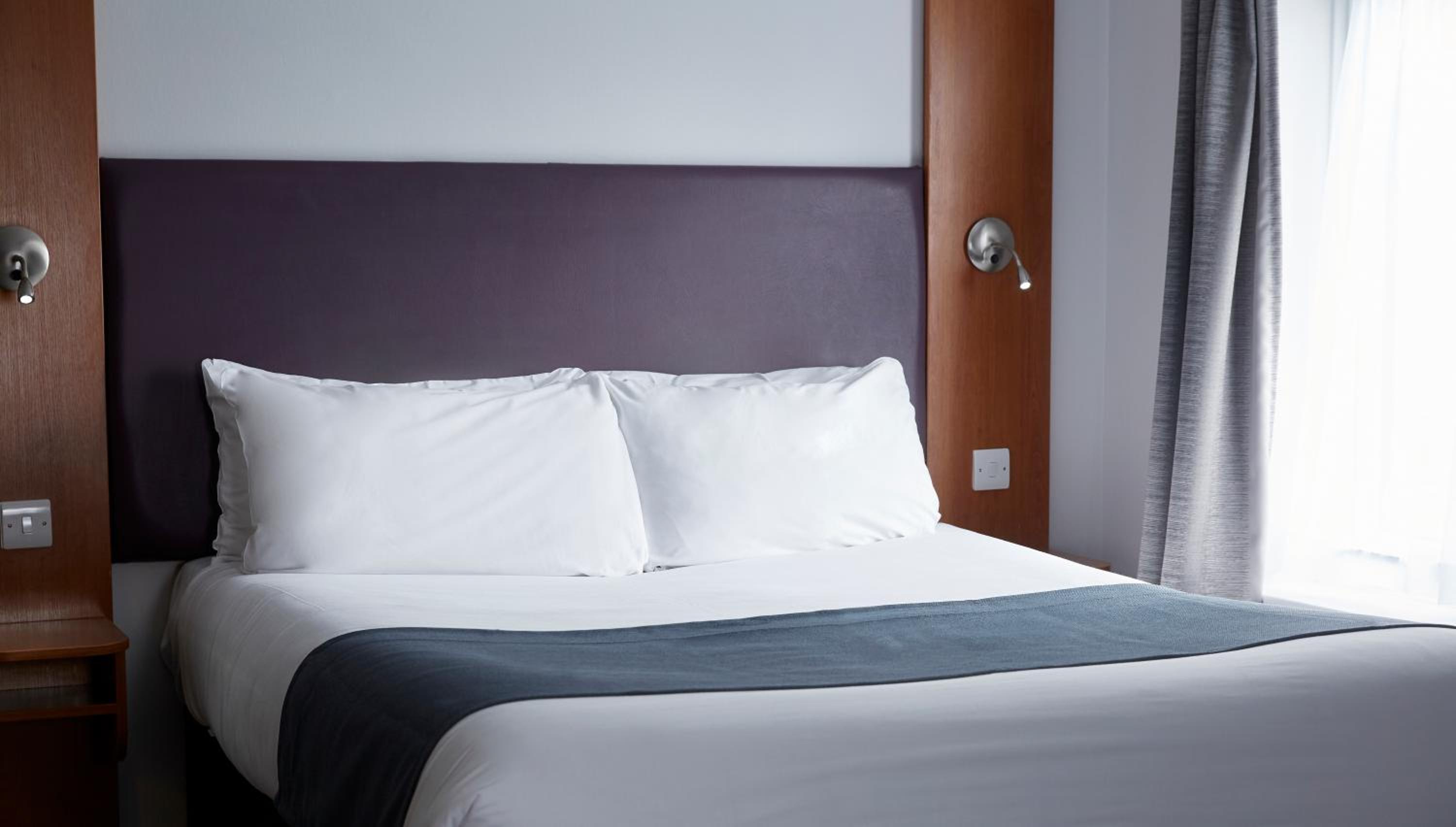 Standard Twin Room - Photo 1