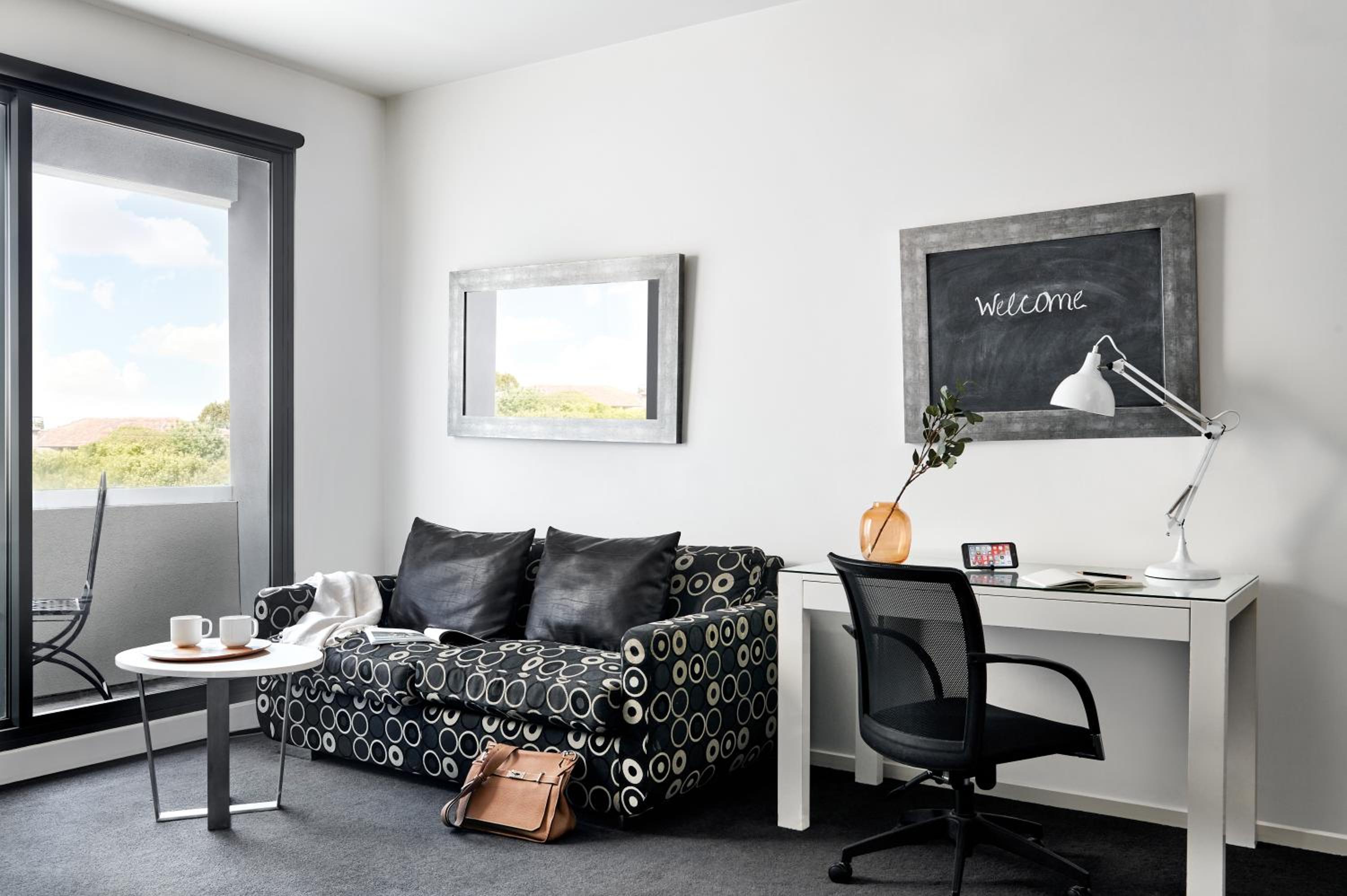 One Bedroom Apartment - Photo 1