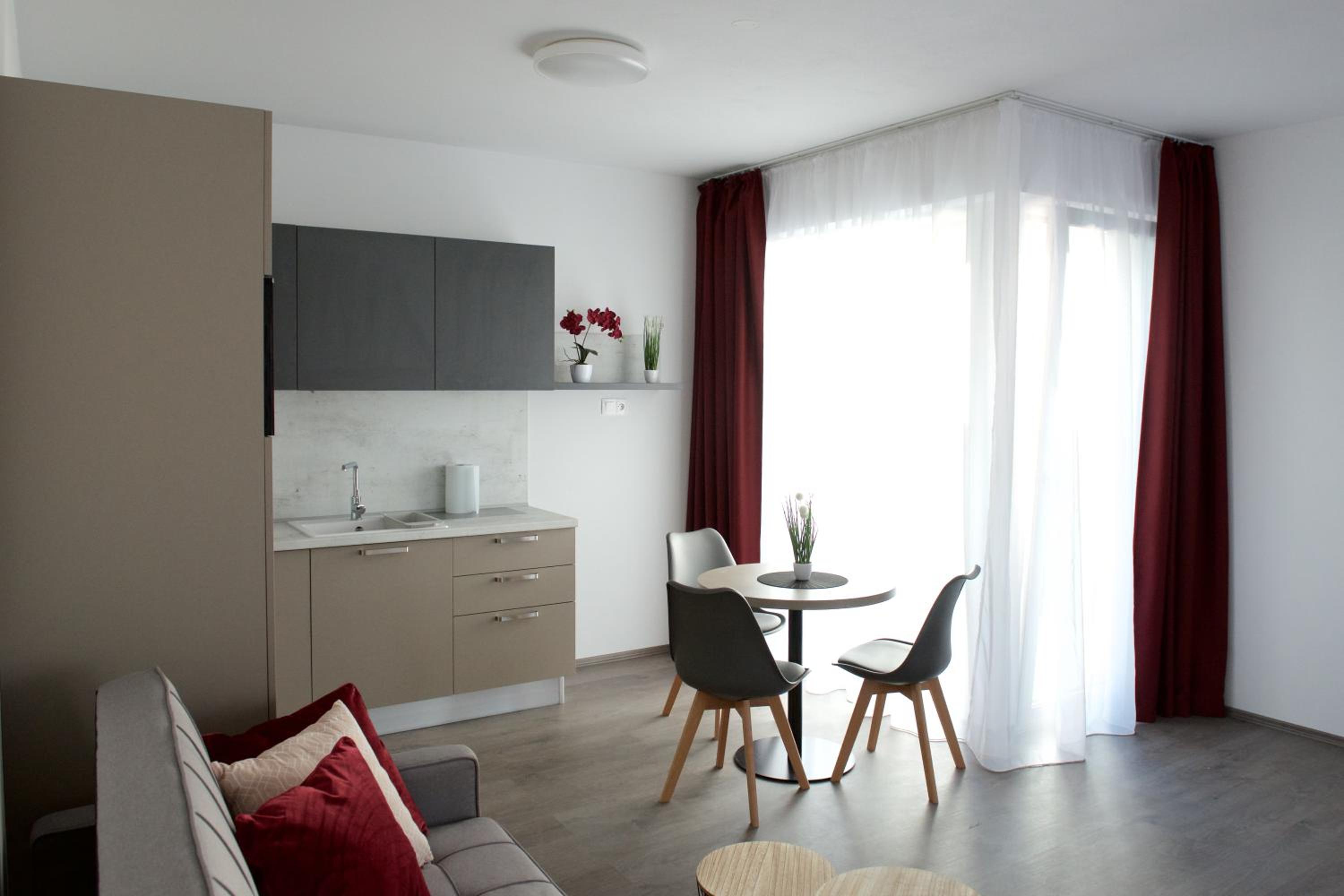 Studio Apartment photo 3