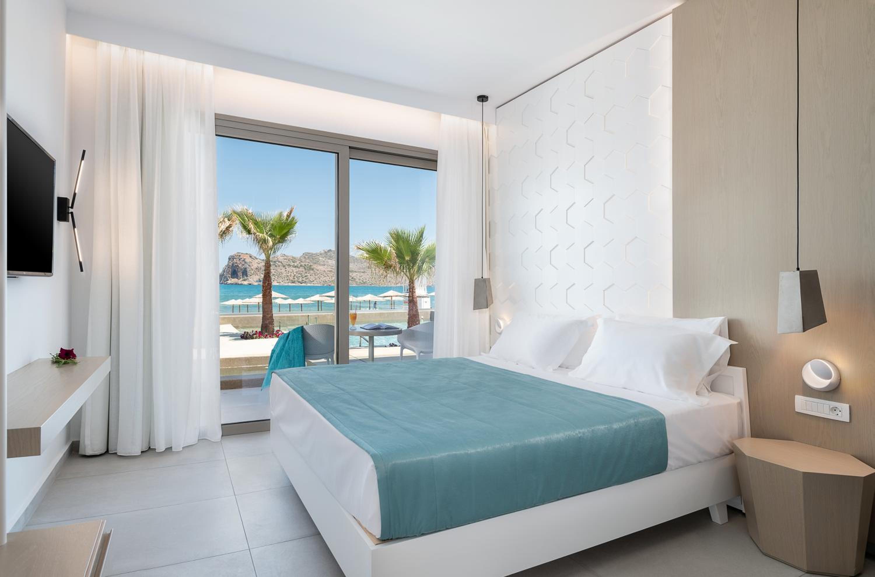 Sea Front Suite With Heated Plunge Pool, Ground Floor