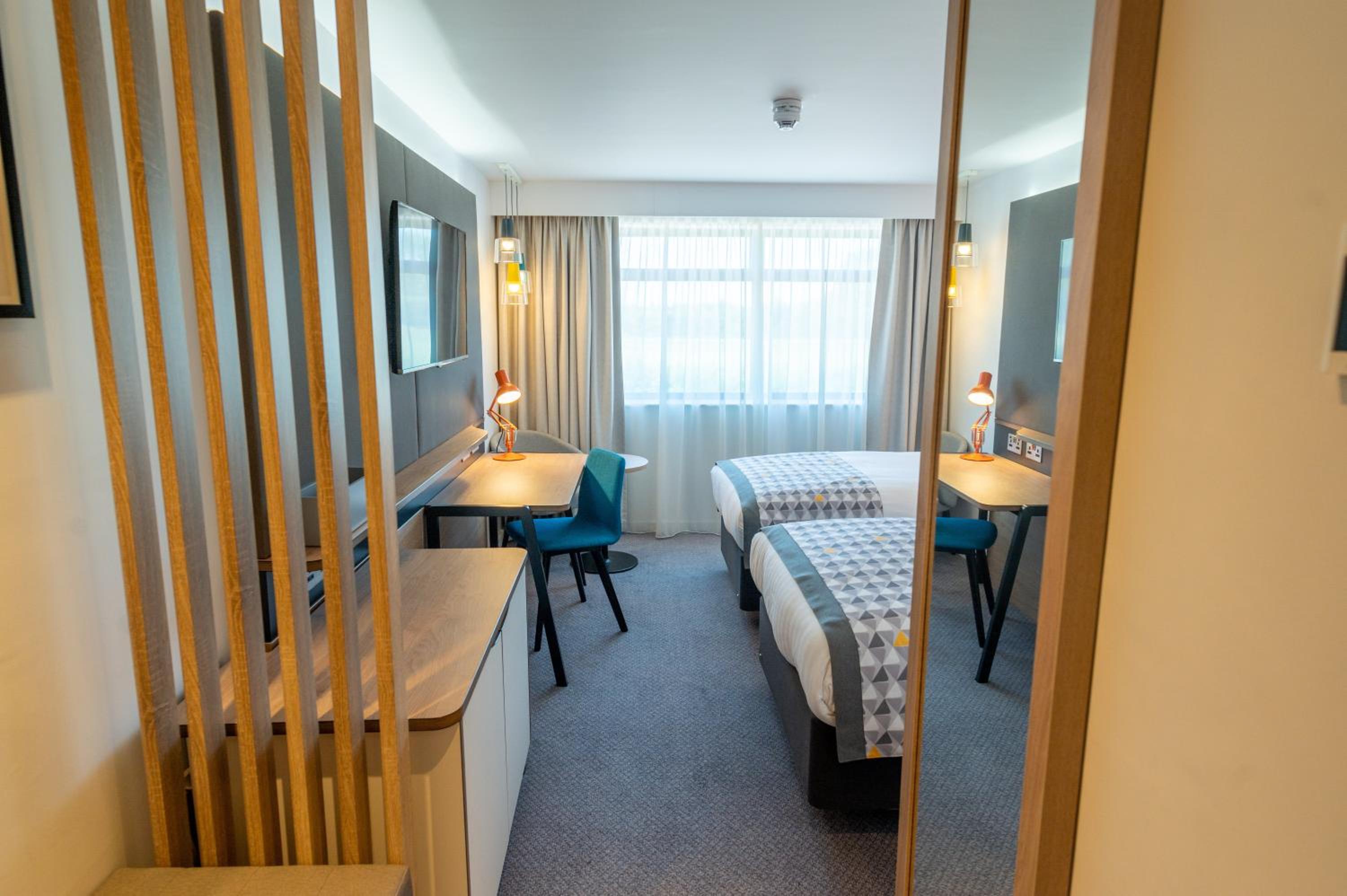 Standard Twin Room - Photo 20