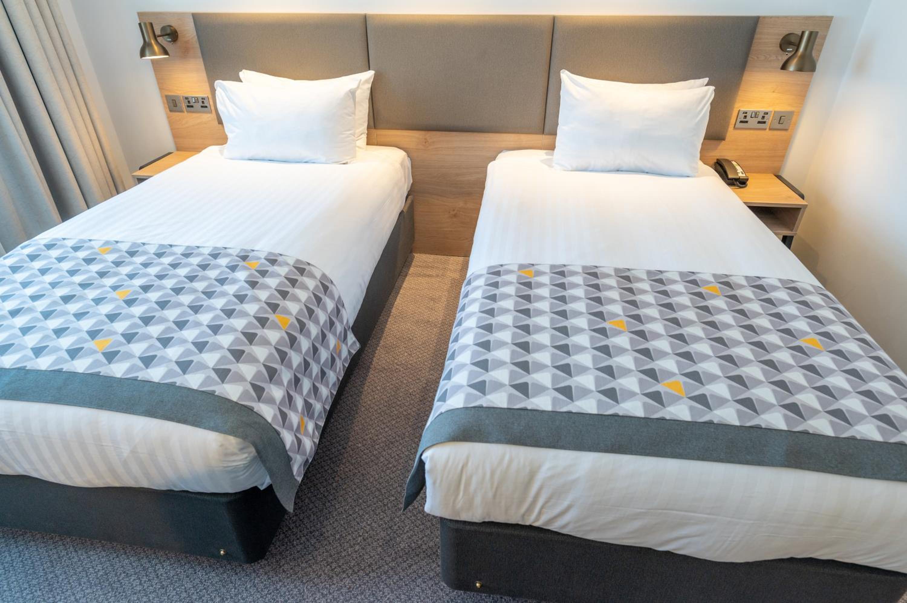 Standard Twin Room - Photo 26