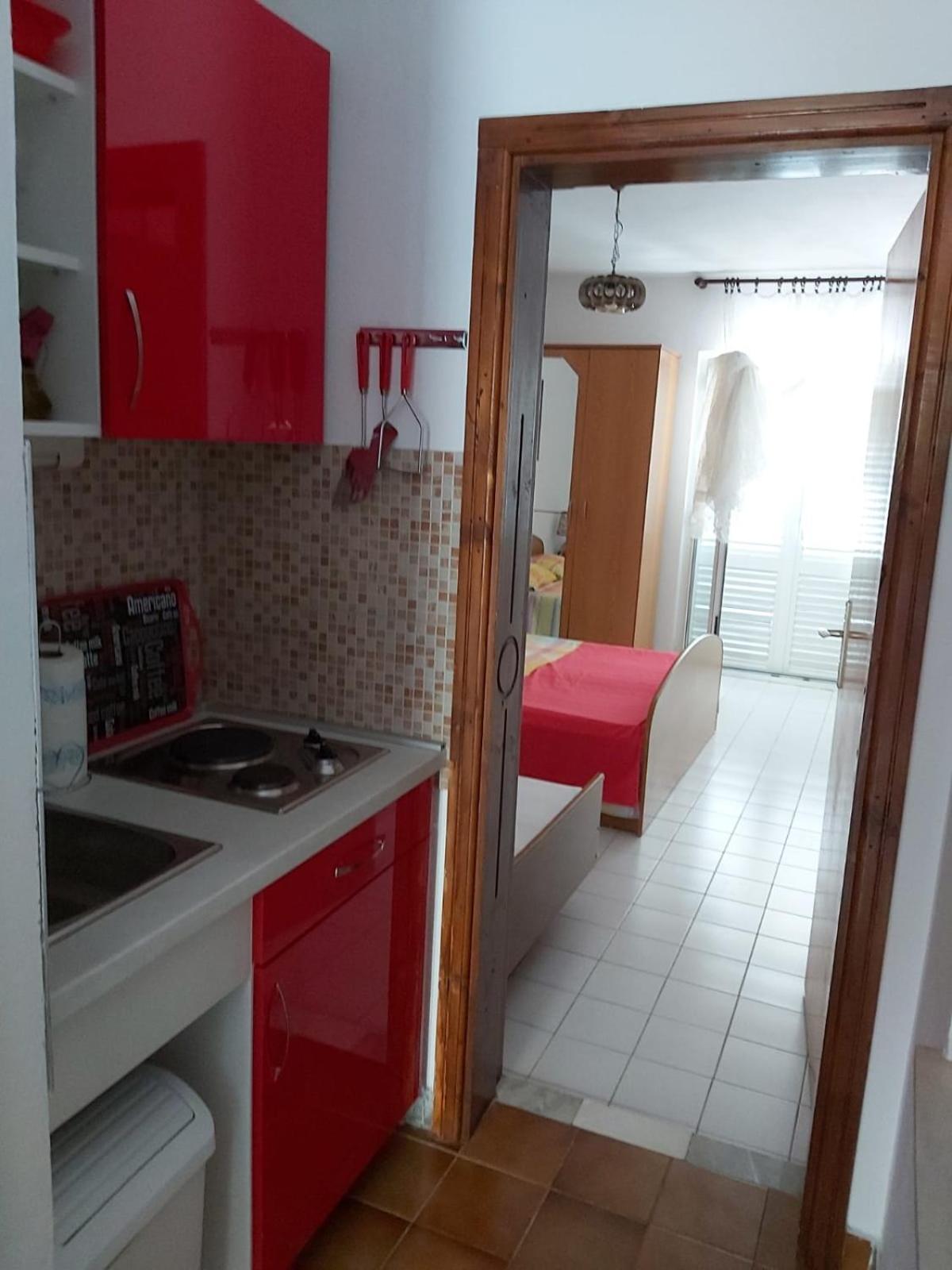One-Bedroom Apartment - Photo 13