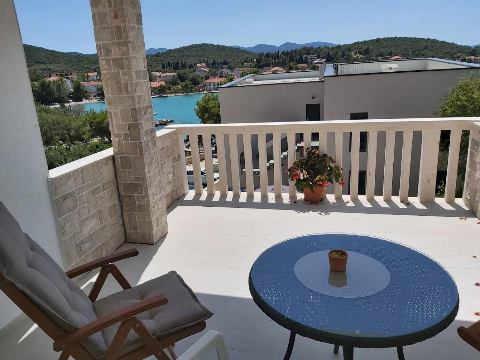 One-Bedroom Apartment - Photo 11