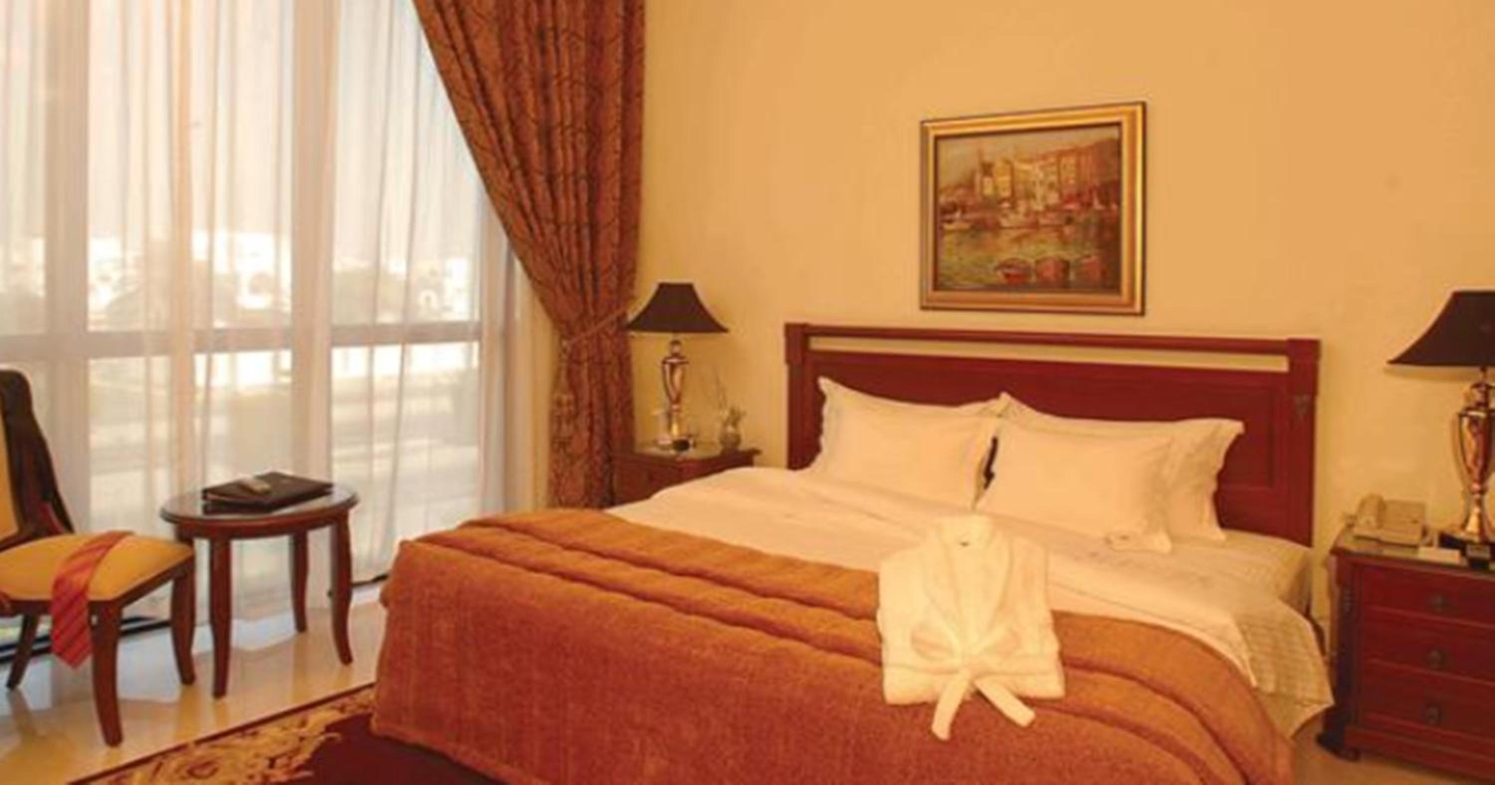 Two-Bedroom Suite - Photo 7