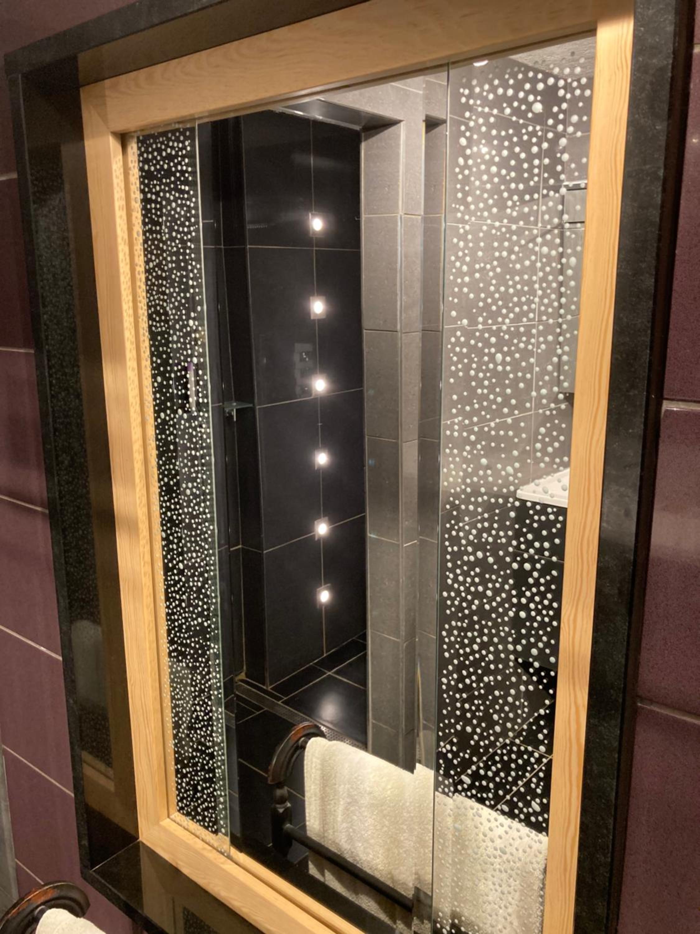 Deluxe Suite with Spa Bath - Photo 25