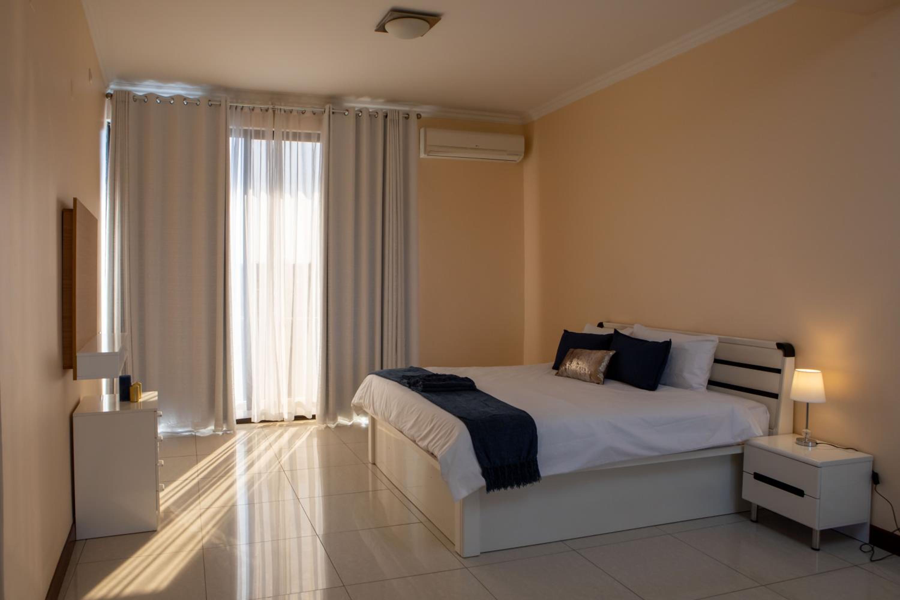 Double Room with Balcony (2 Adults + 1 Child) photo 1