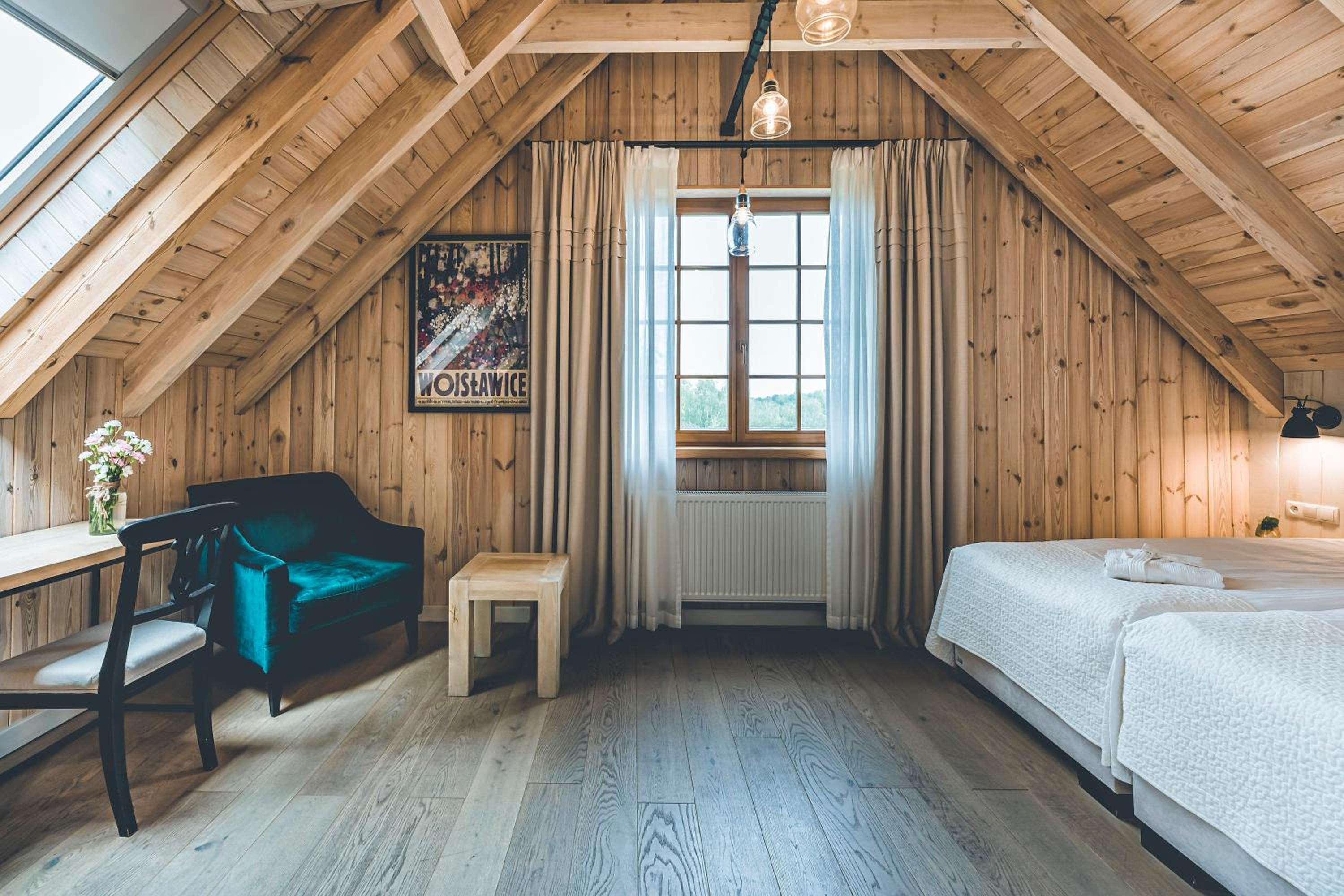 Standard Twin Room - Photo 16