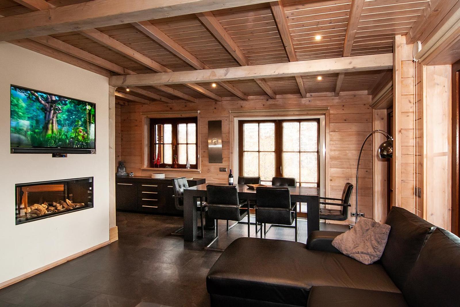 Villa photo 1