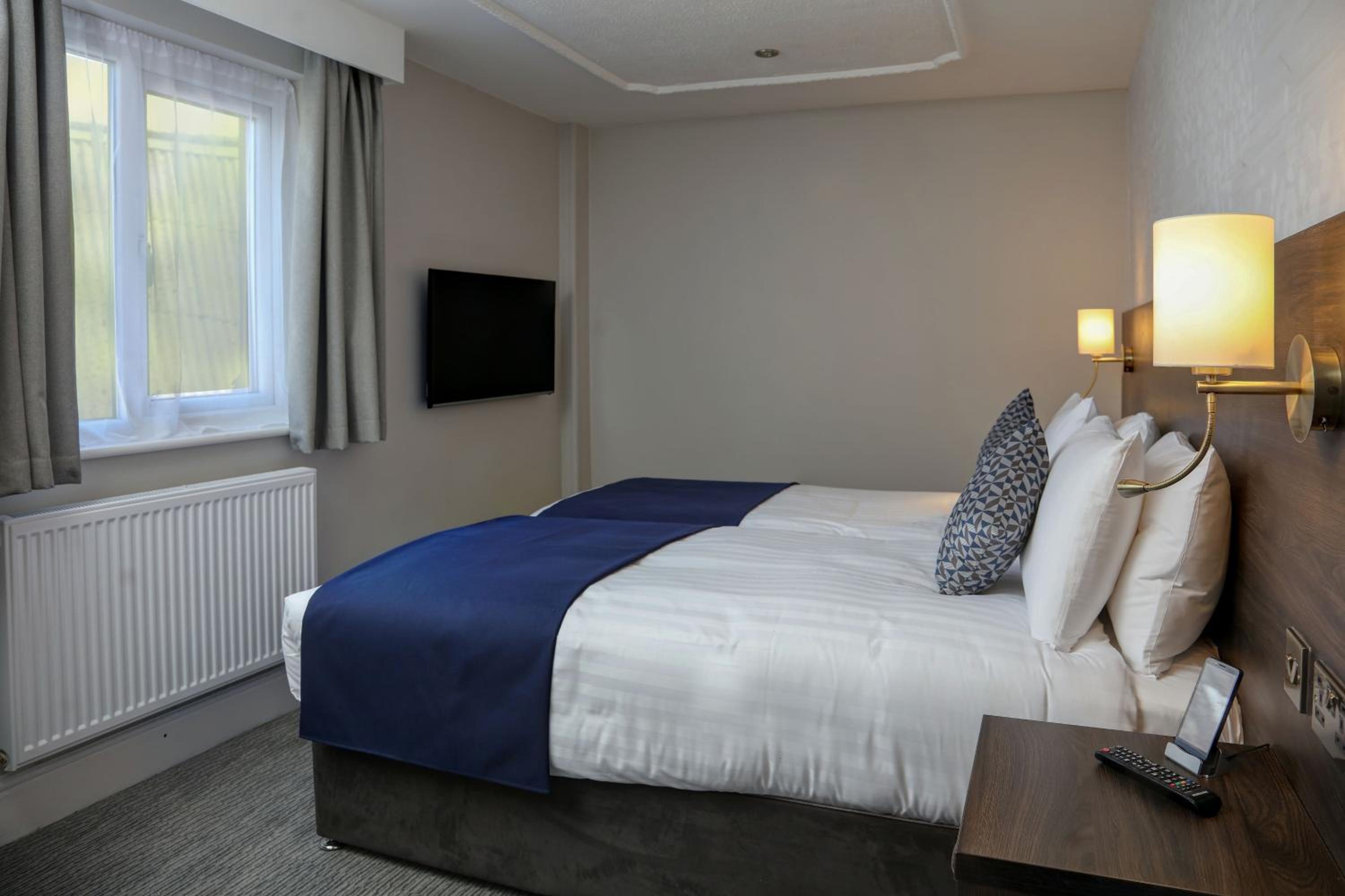 Double Room with 2 Twin Beds - Non-Smoking - Photo 15