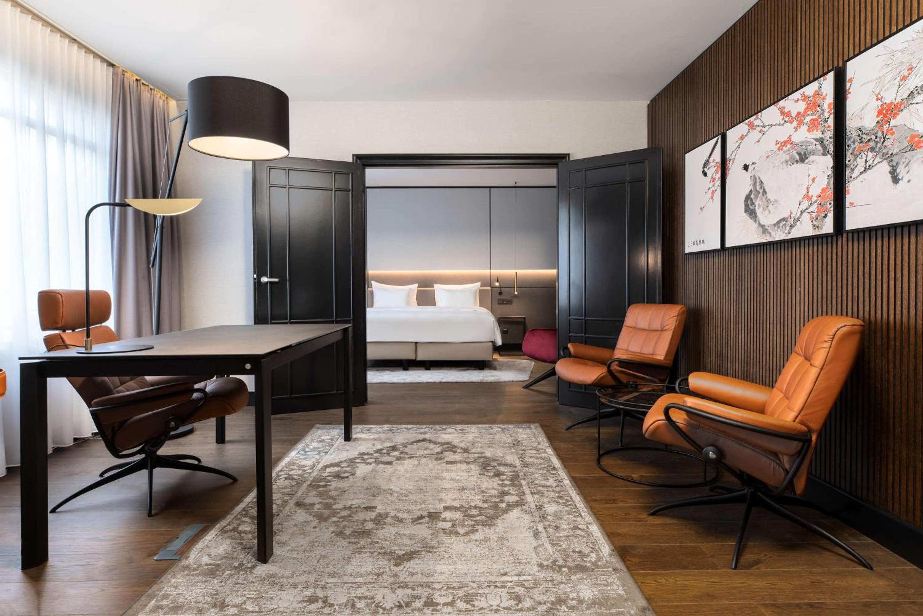 Presidential Suite - High Floor thumbnail 6