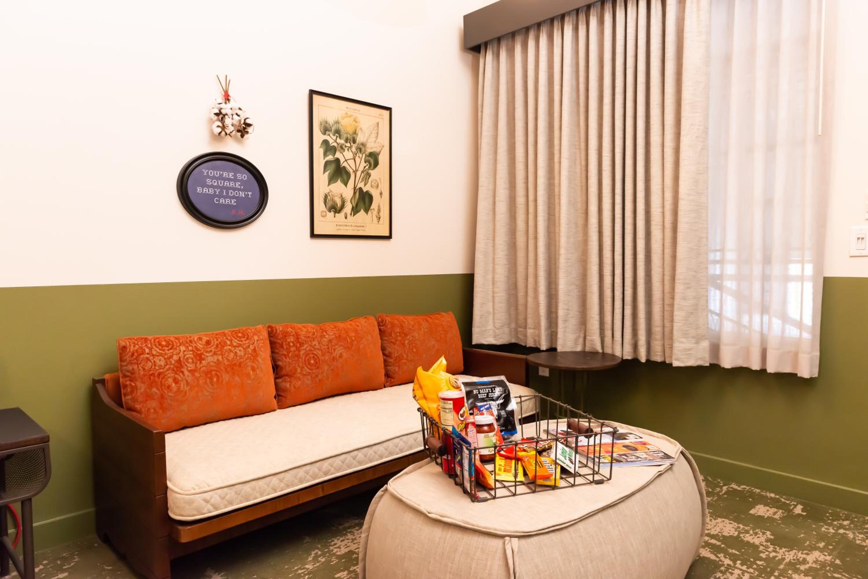 Standard King Room - Photo 3