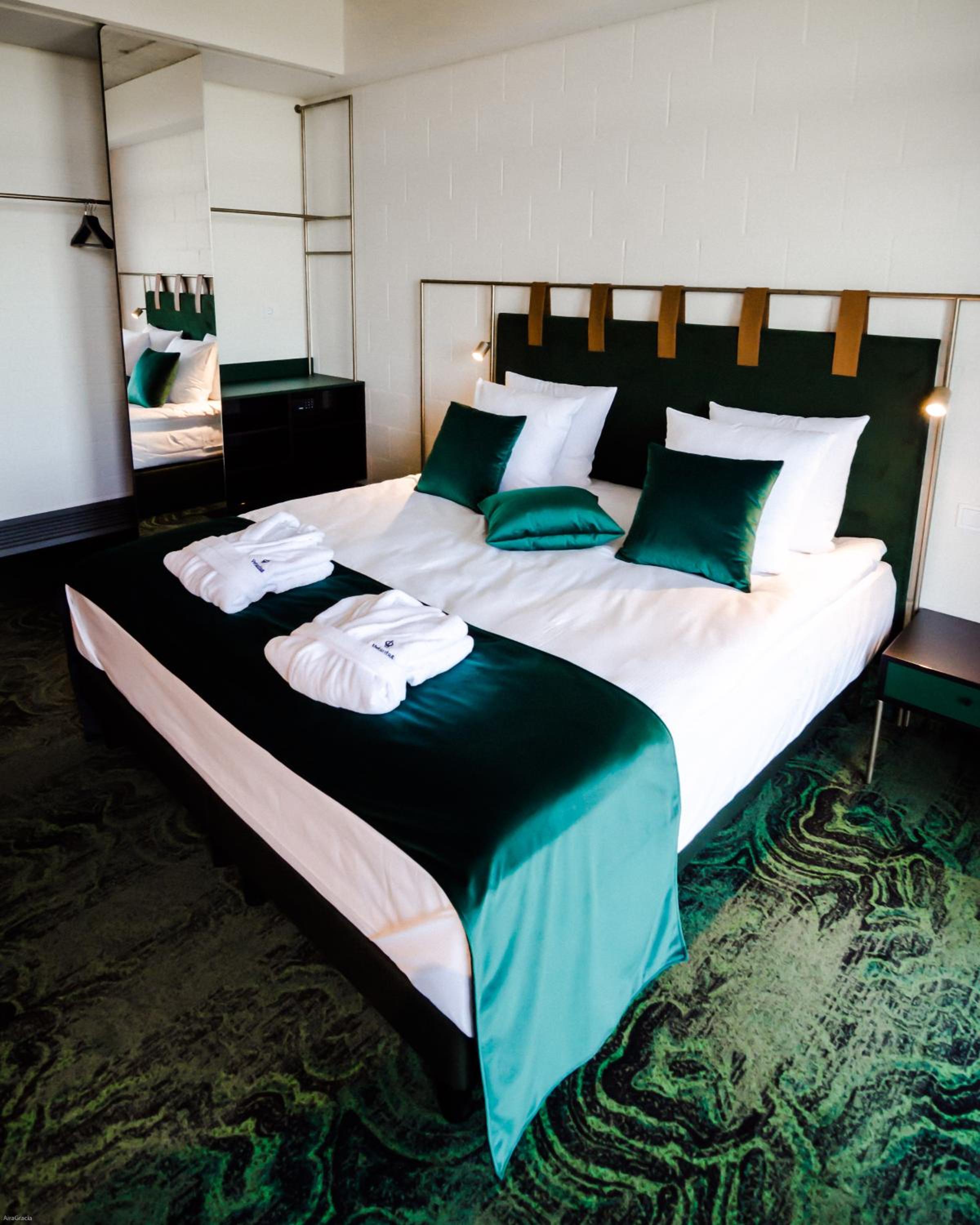 A Superior Double or Twin Room with a Pine Forest View photo 2