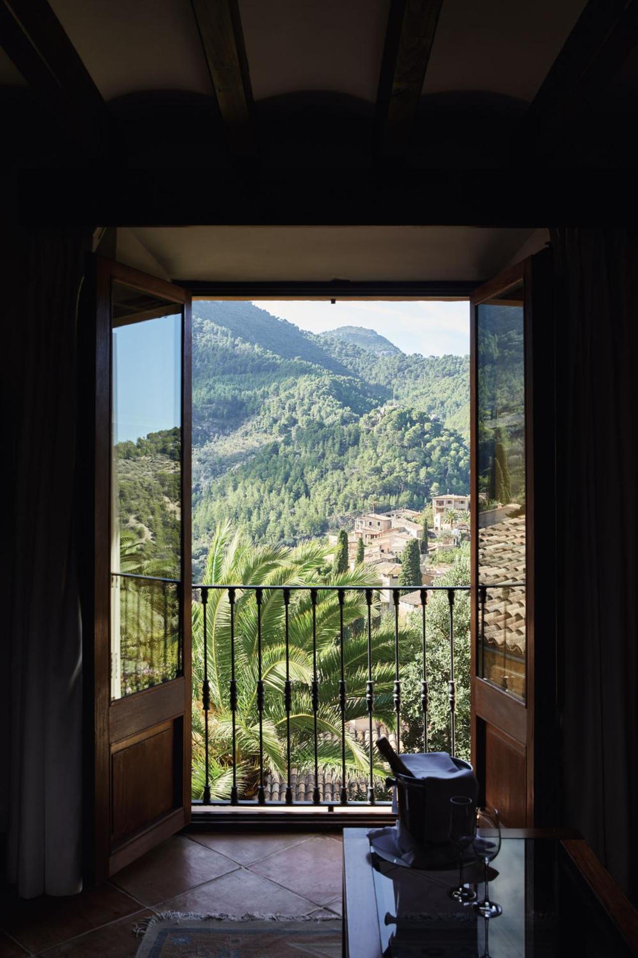 Deluxe Suite - Photo 5
